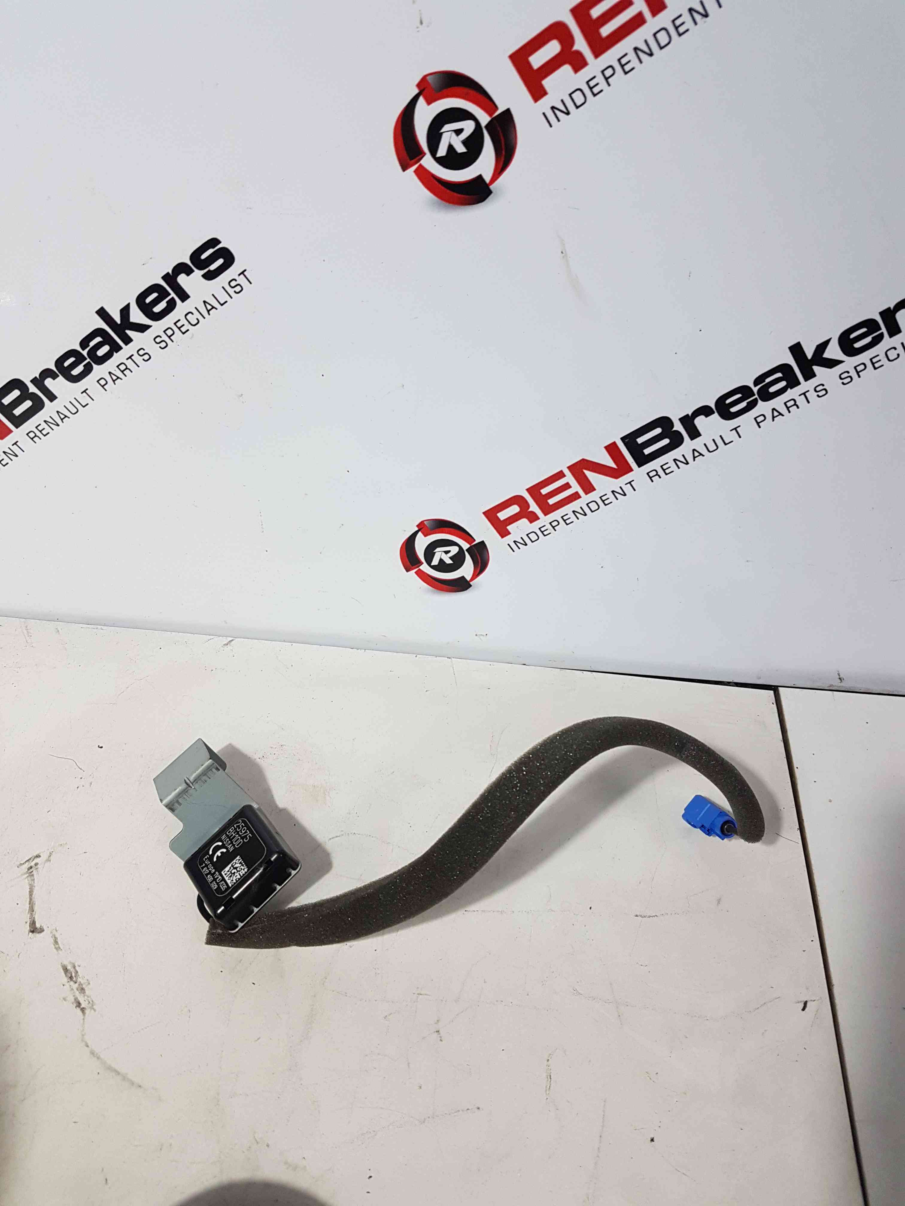 Thumb 2 Nissan Micra K12 2002-2010 GPS Antenna Aerial 25975BH10D