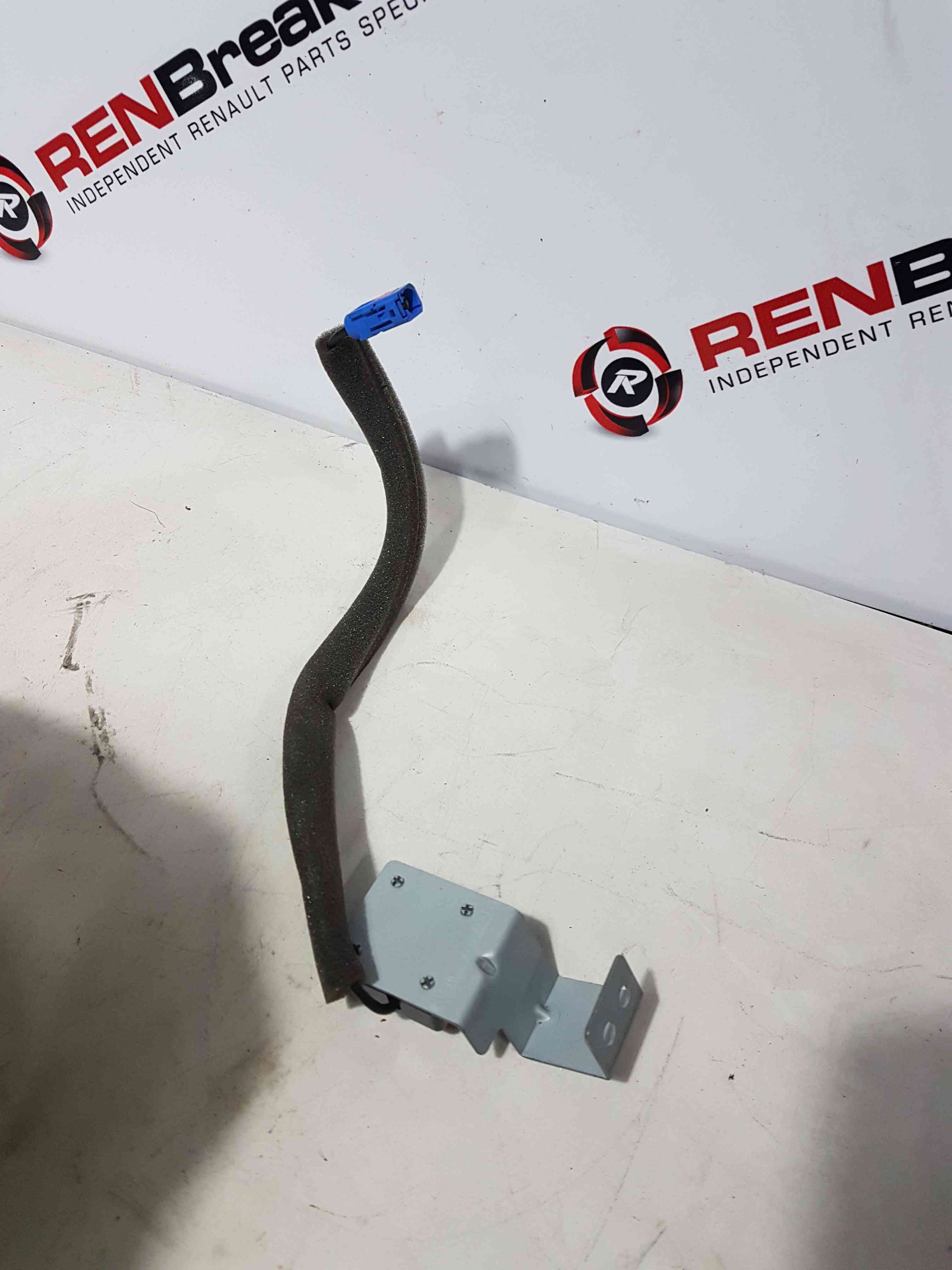 Thumb 6 Nissan Micra K12 2002-2010 GPS Antenna Aerial 25975BH10D