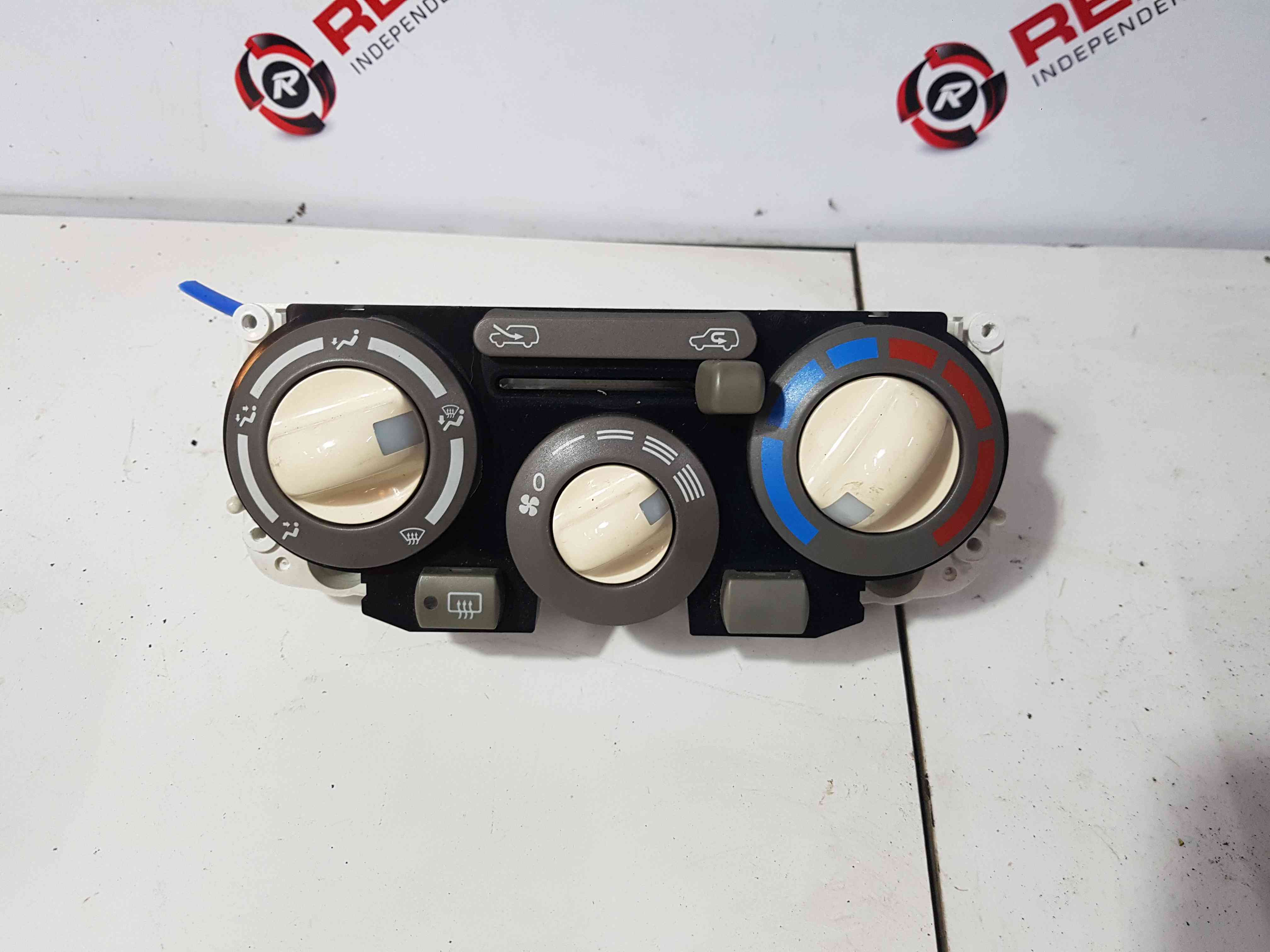 Thumb 2 Nissan Micra K12 2002-2010 Heater Controls Dials Switch Panel Beige Knobs