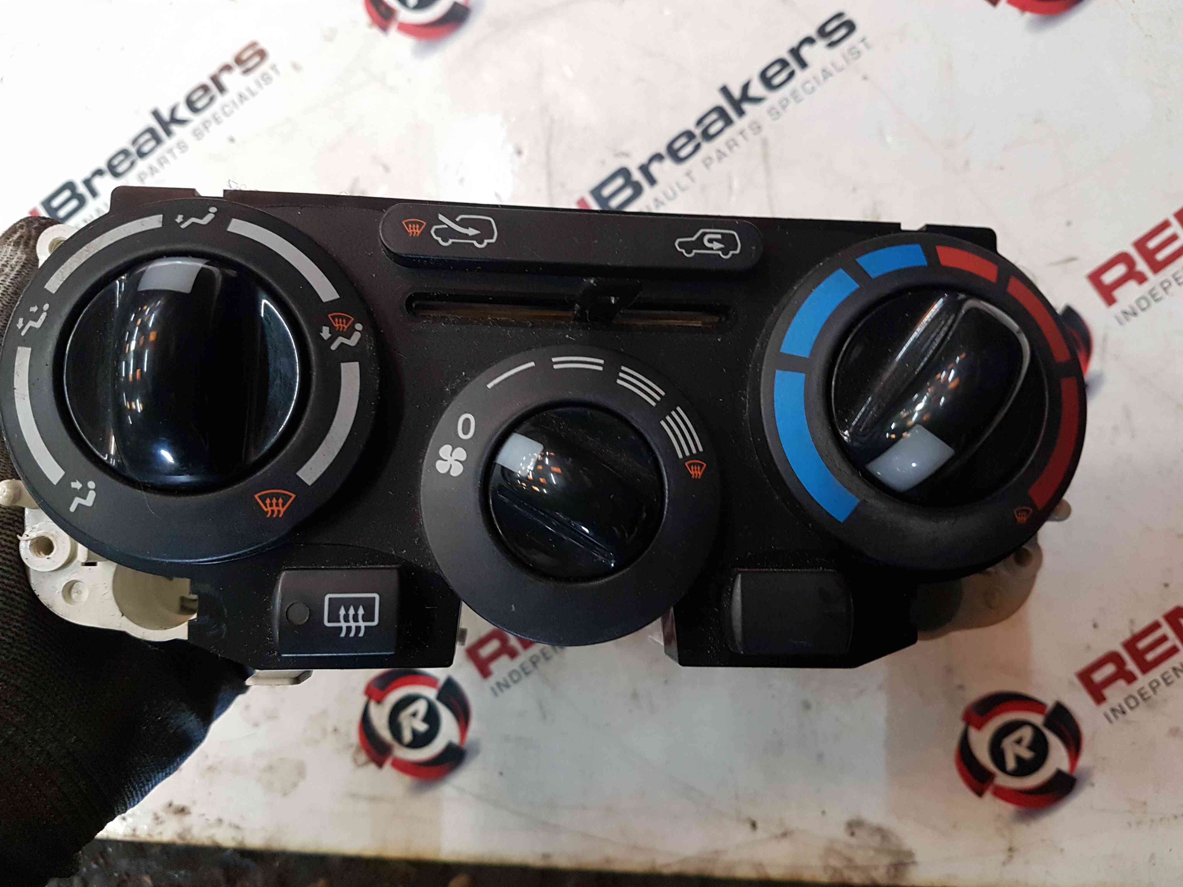Thumb 2 Nissan Micra K12 2002-2010 Heater Controls Dials Switches