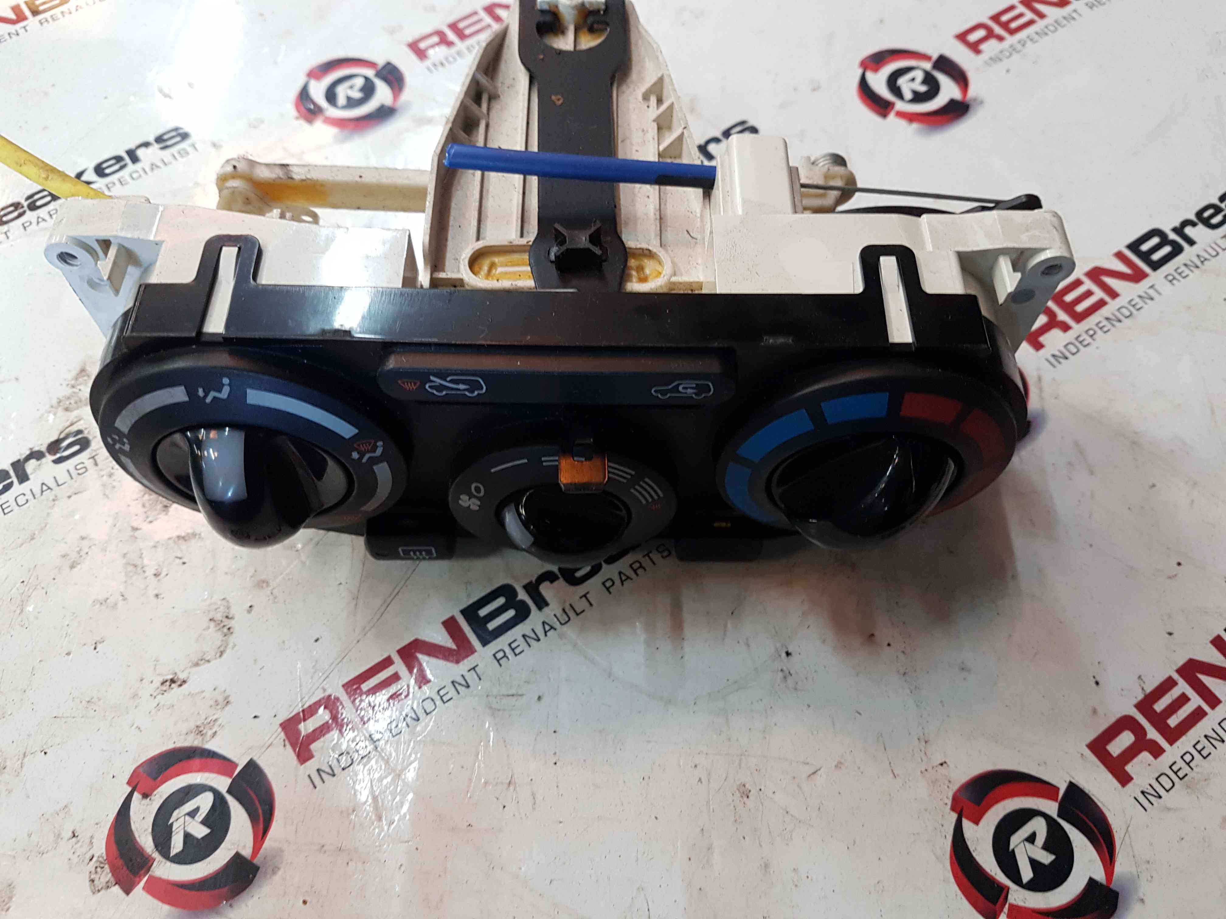 Thumb 7 Nissan Micra K12 2002-2010 Heater Controls Dials Switches