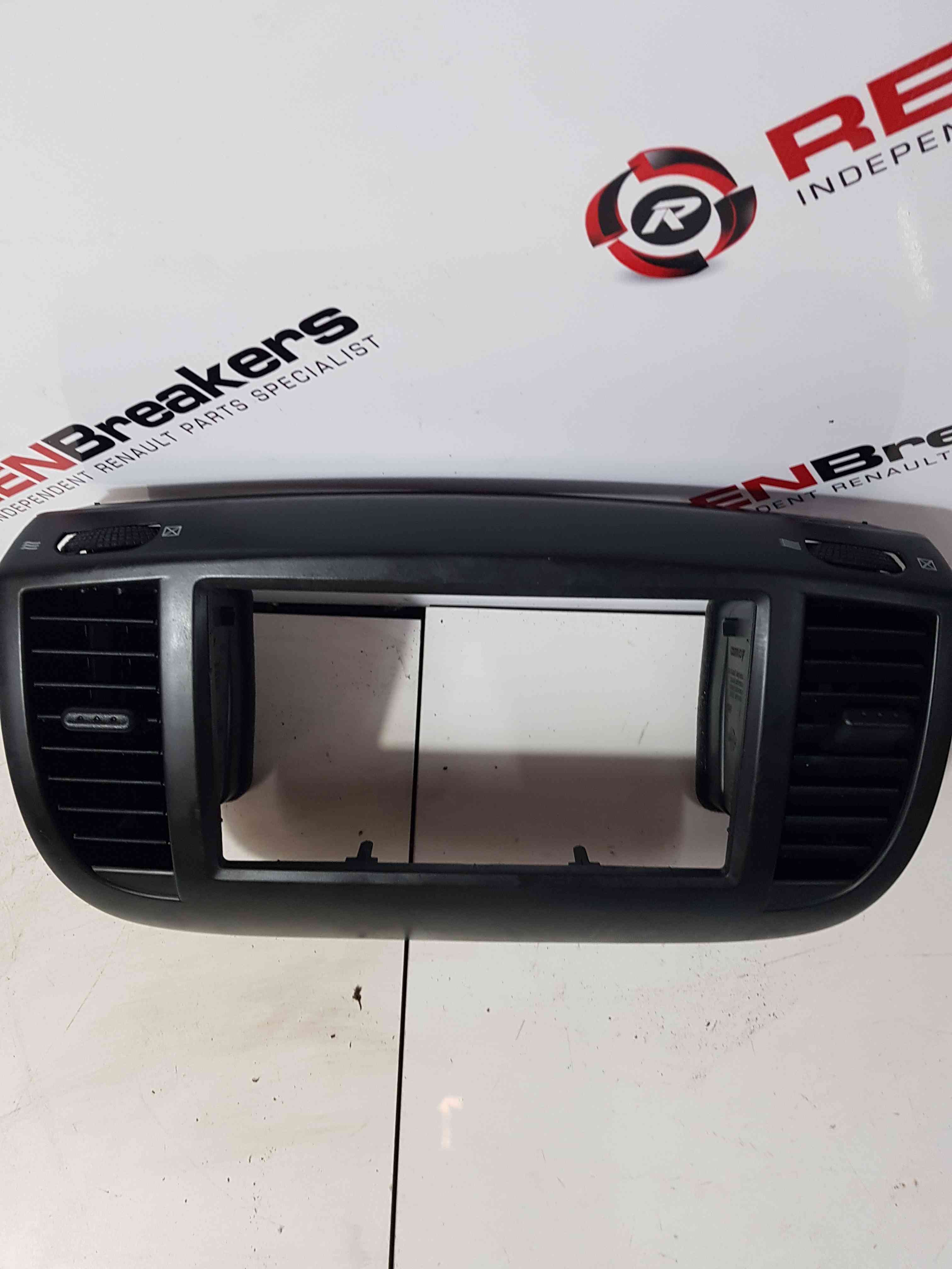 Thumb 5 Nissan Micra K12 2002-2010 Heater Vents Centre