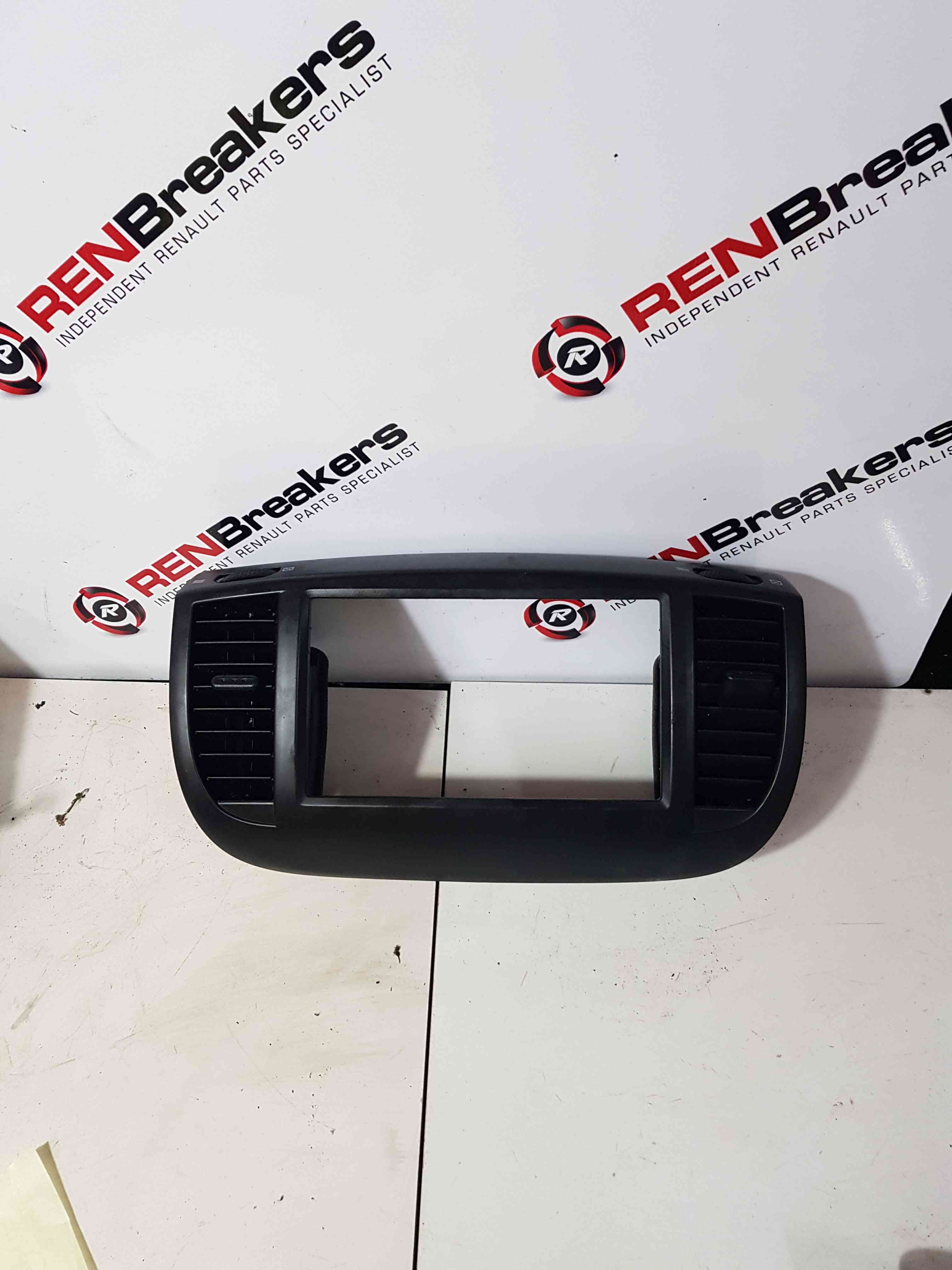 Thumb 6 Nissan Micra K12 2002-2010 Heater Vents Centre