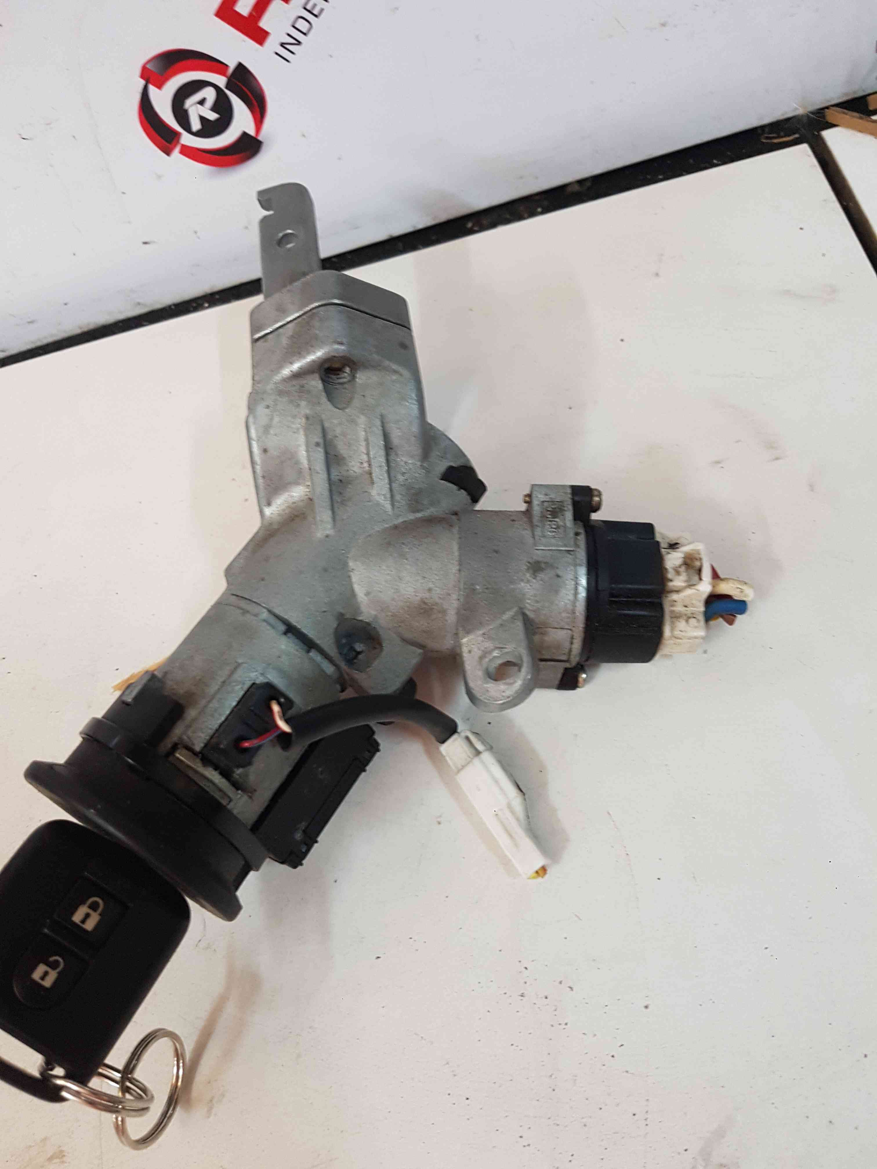 Thumb 4 Nissan Micra K12 2002-2010 Ignition Barrel   KEY Transponder 28590Ax600 