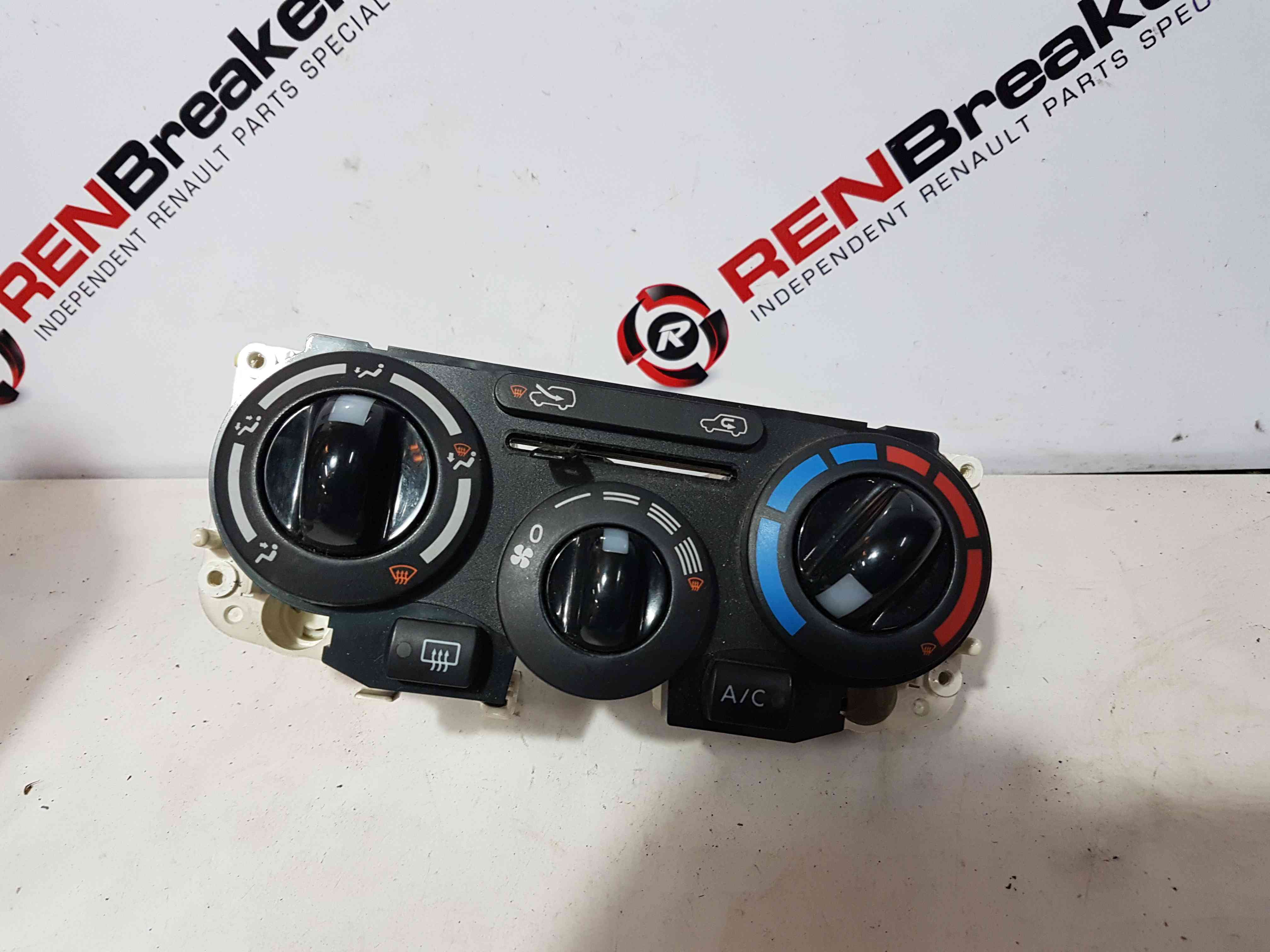 Thumb 2 Nissan Micra K12 2002-2010 Instrument Panel Dials