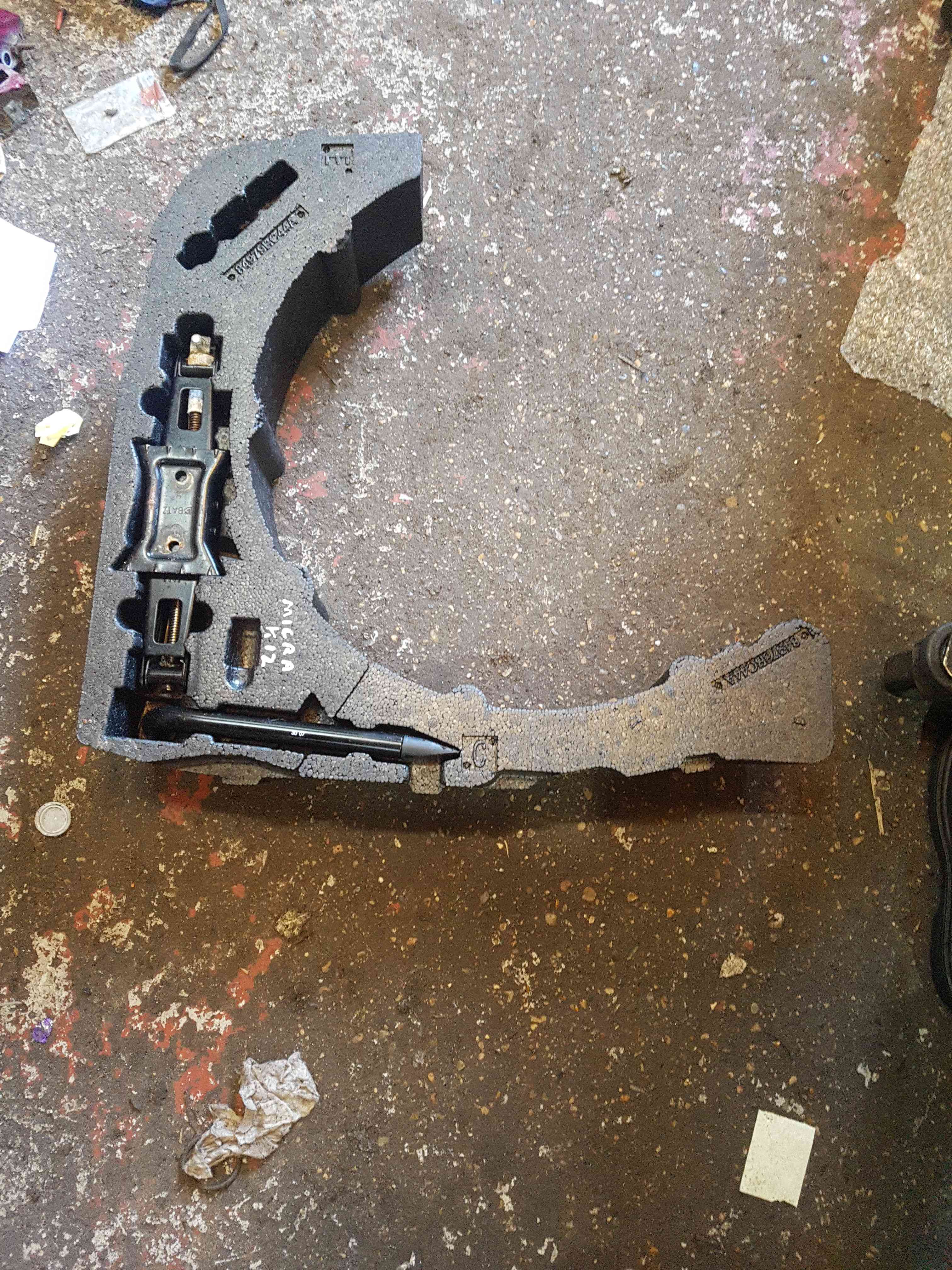 Thumb 2 Nissan Micra K12 2002-2010 Jack SET no tow eye