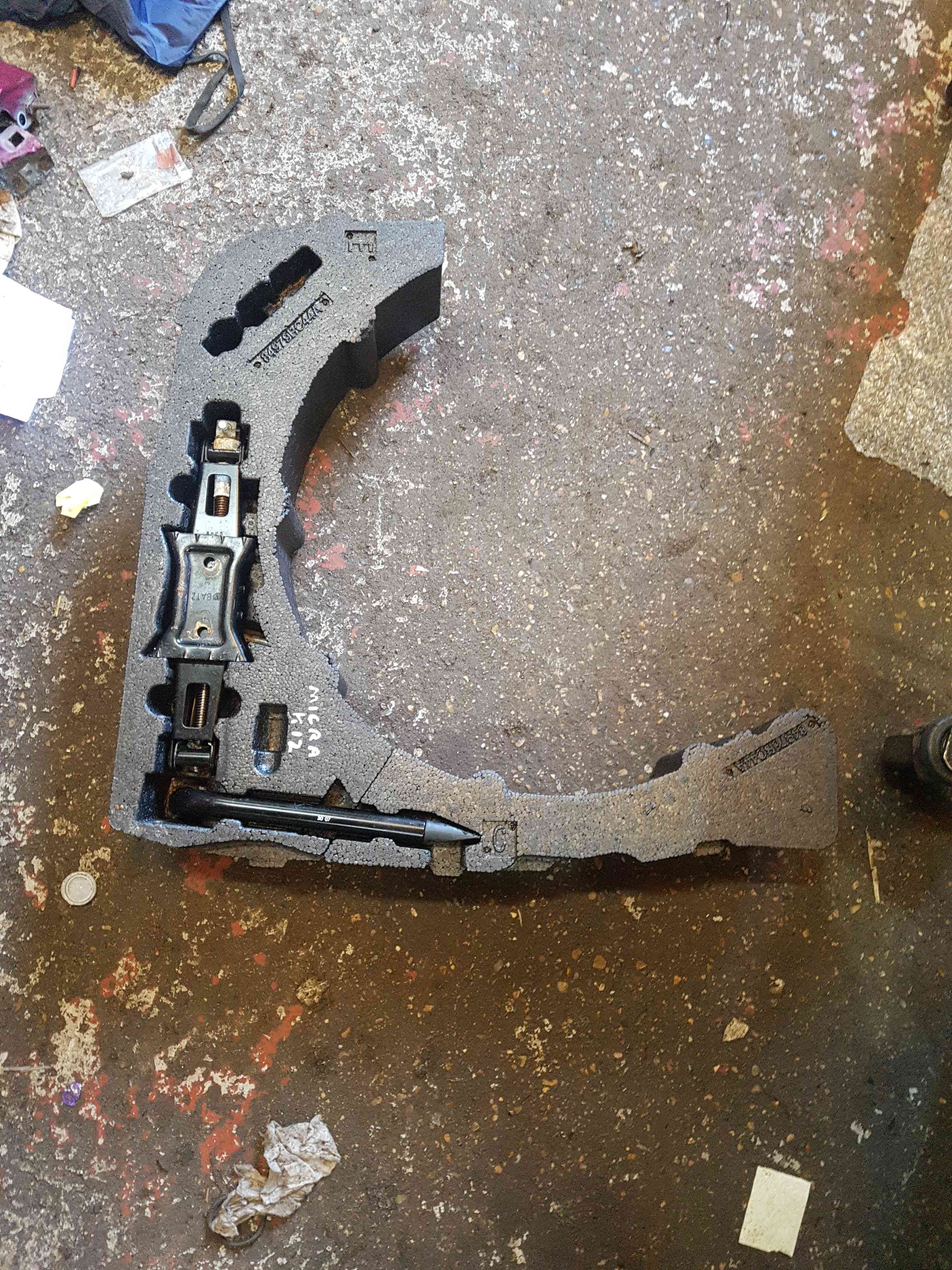 Thumb 9 Nissan Micra K12 2002-2010 Jack SET no tow eye