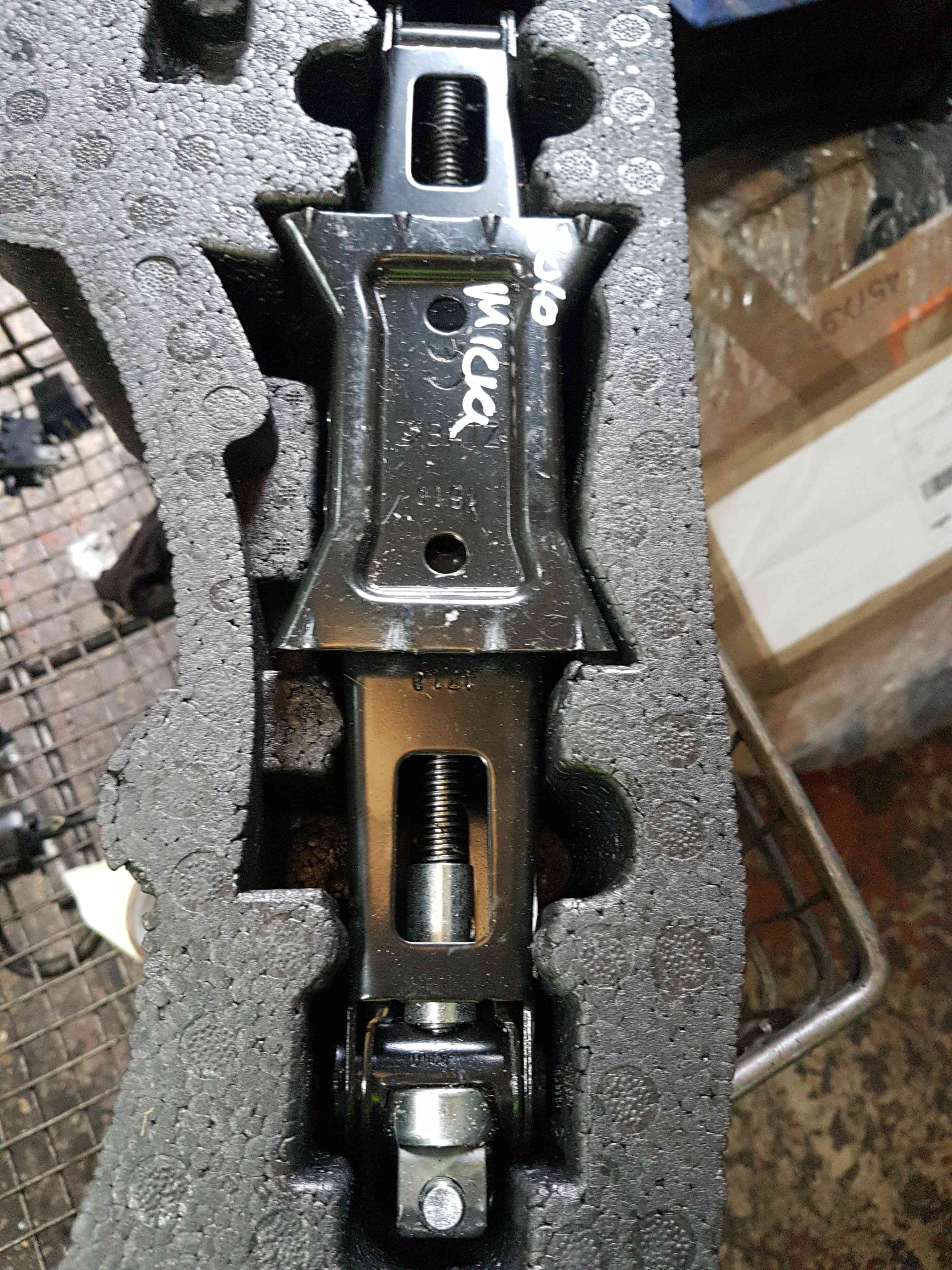 Thumb 4 Nissan Micra K12 2002-2010 Jack Set Complete Towing Eye