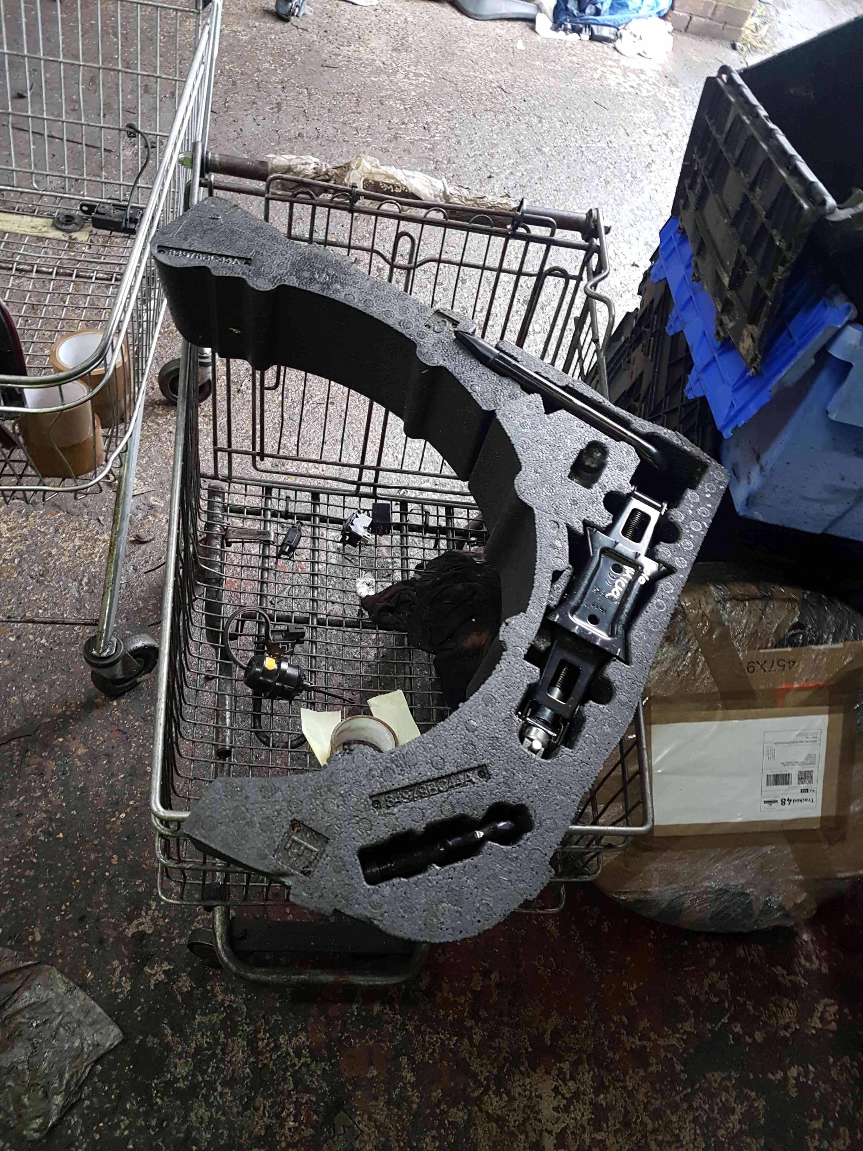 Thumb 7 Nissan Micra K12 2002-2010 Jack Set Complete Towing Eye