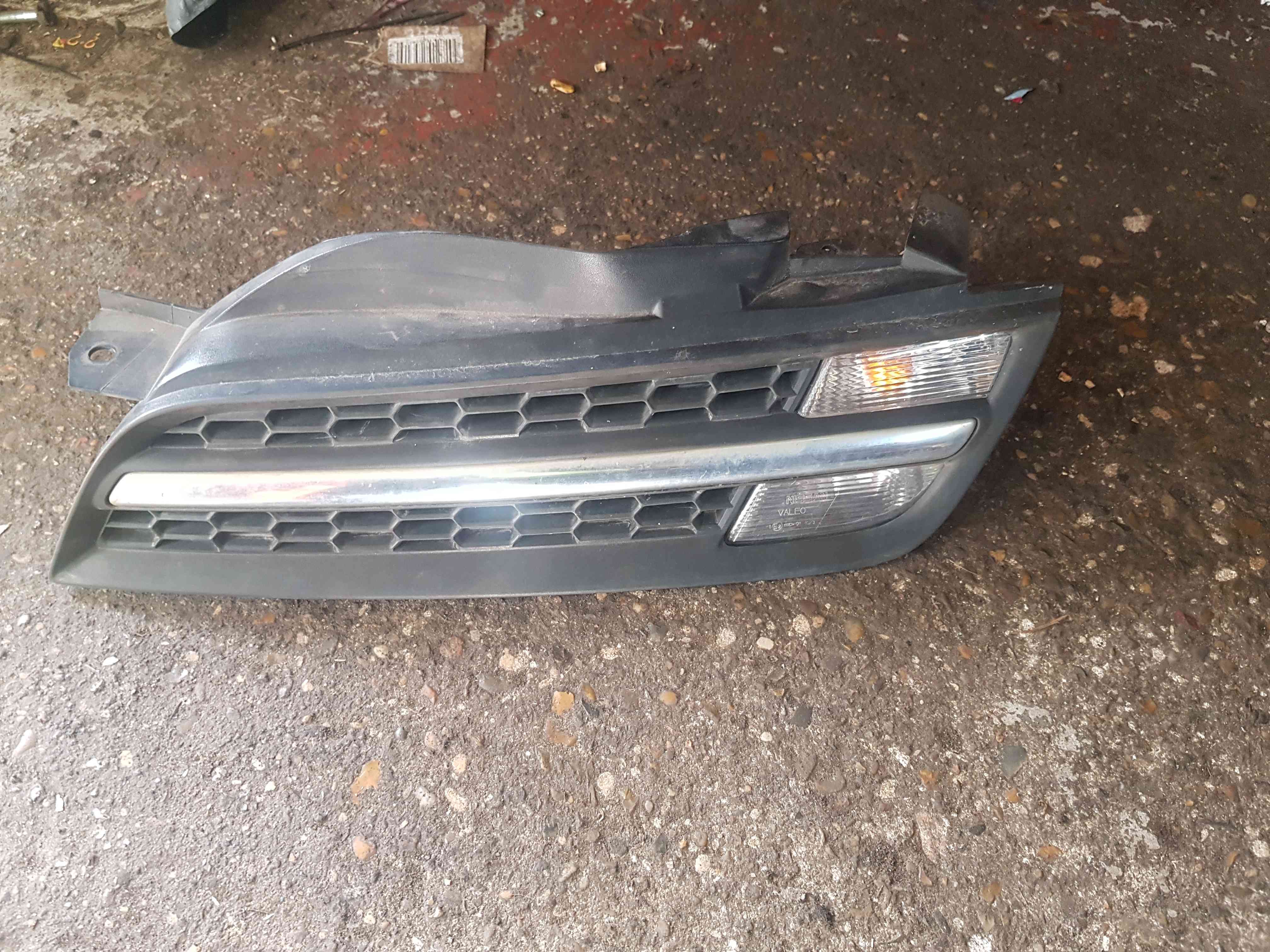 Thumb 7 Nissan Micra K12 2002-2010 Passenger NSF Front Grill + Indicator  62330BC4