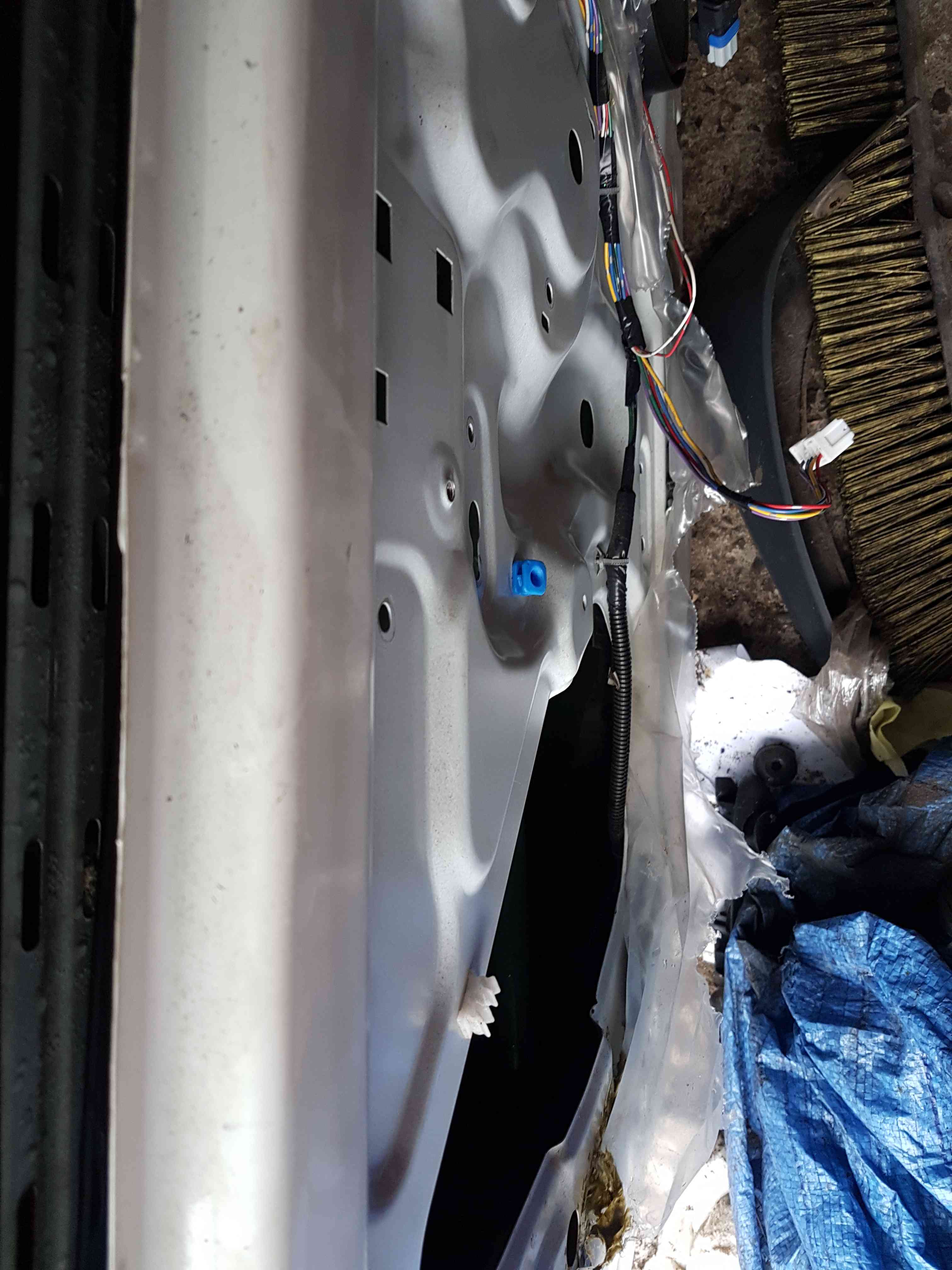 Thumb 4 Nissan Micra K12 2002-2010 Passenger NSF Front White Door 326 5dr