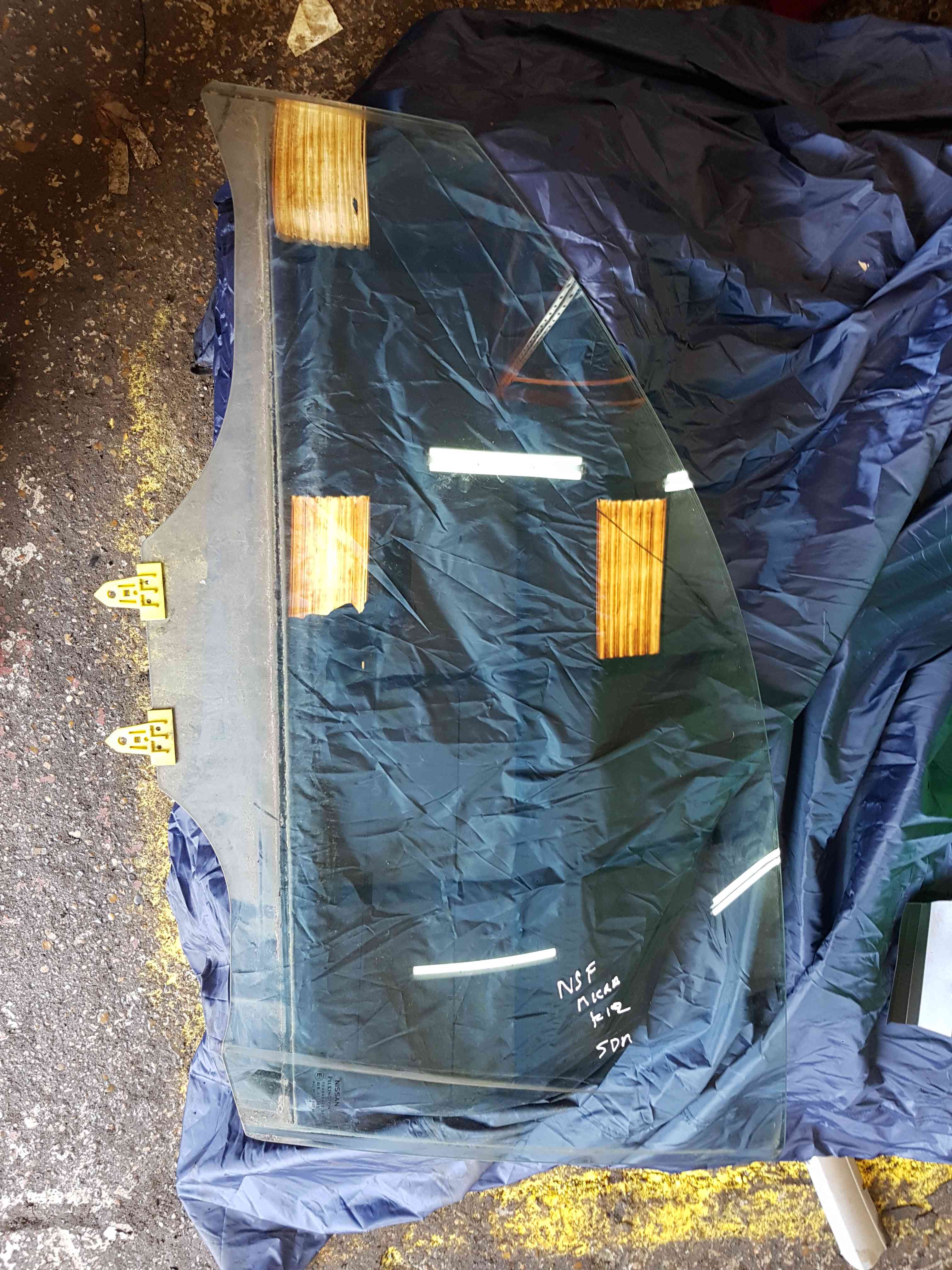 Thumb 6 Nissan Micra K12 2002-2010 Passenger NSF Front Window Glass 5Dr