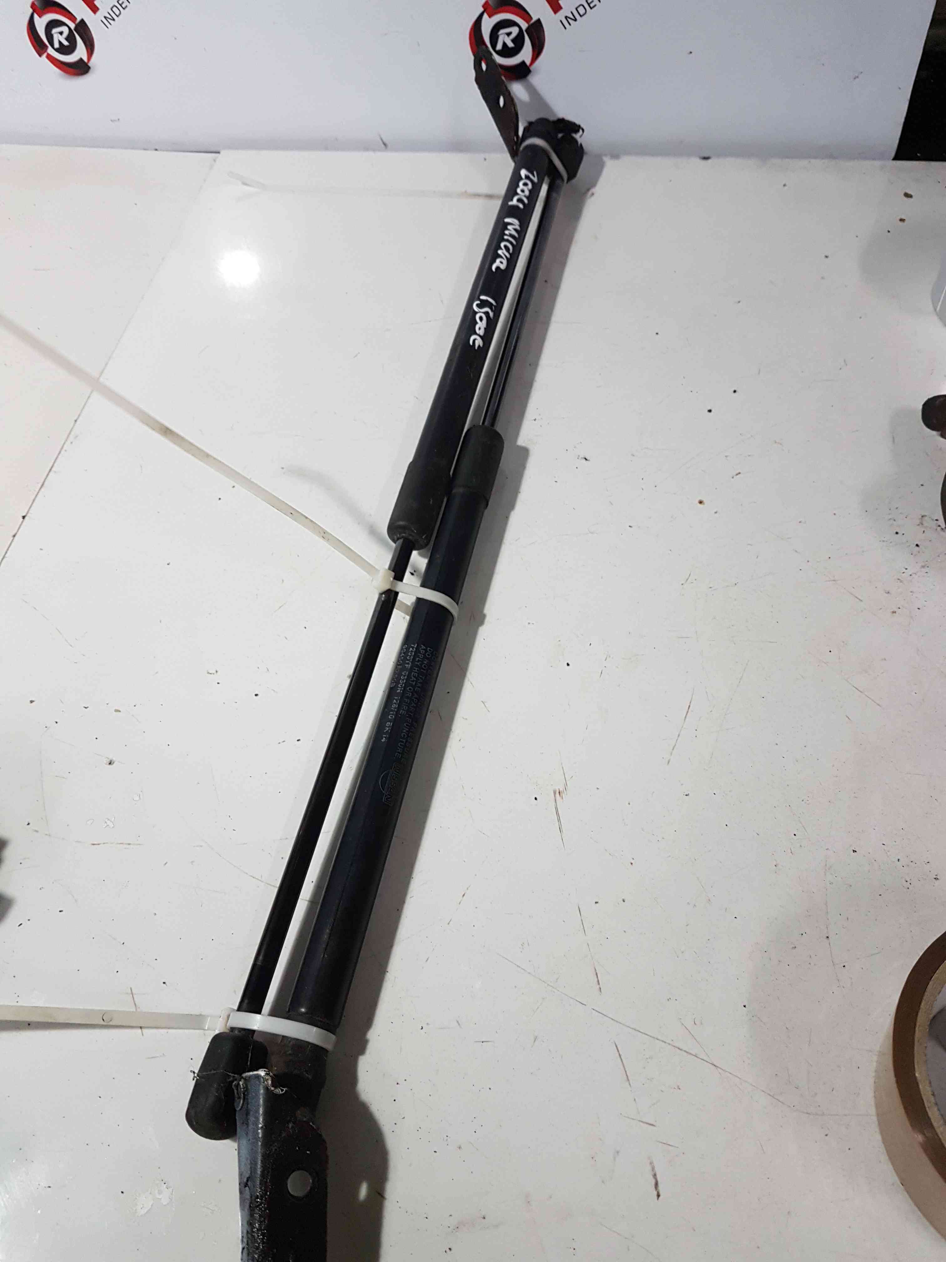 Thumb 5 Nissan Micra K12 2002-2010 Boot Struts 90450AX60B