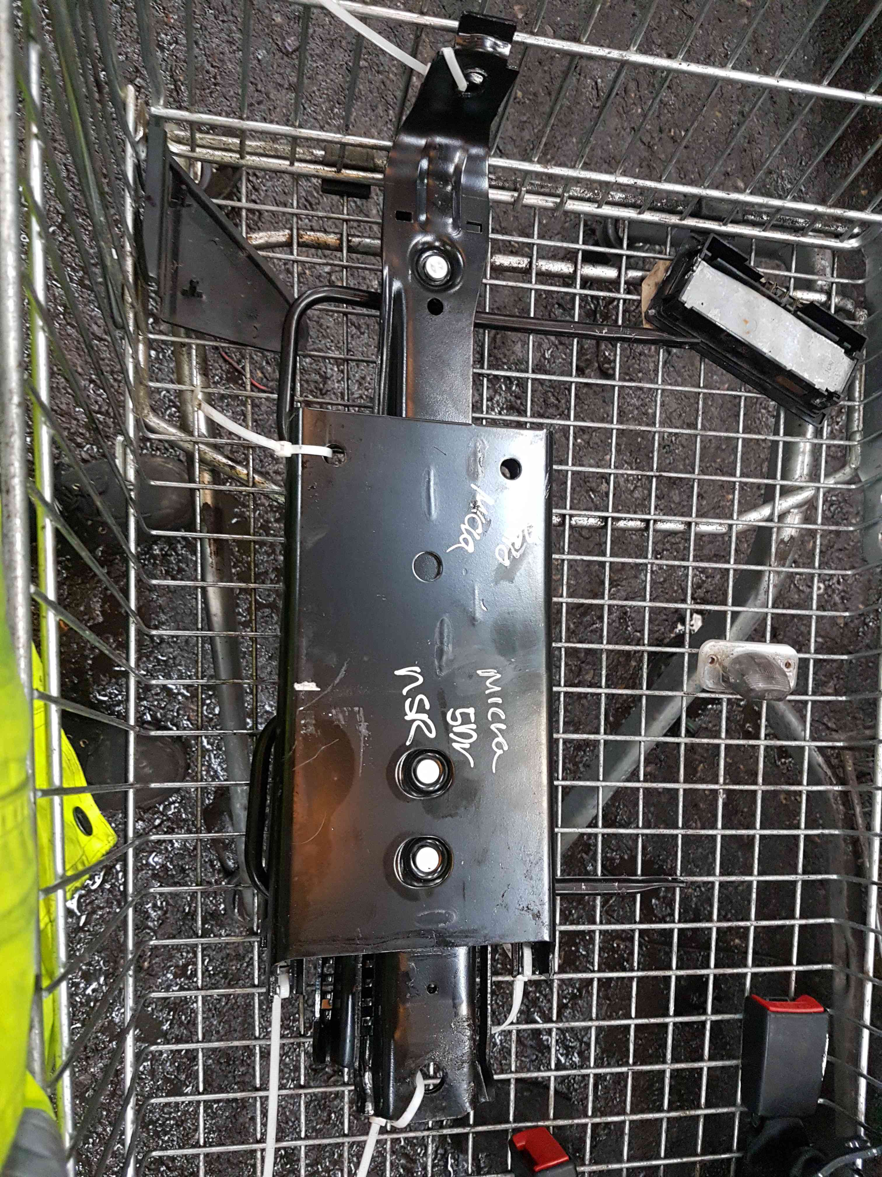 Thumb 3 Nissan Micra K12 2002-2010 Passenger NSR Rear Seat Runners