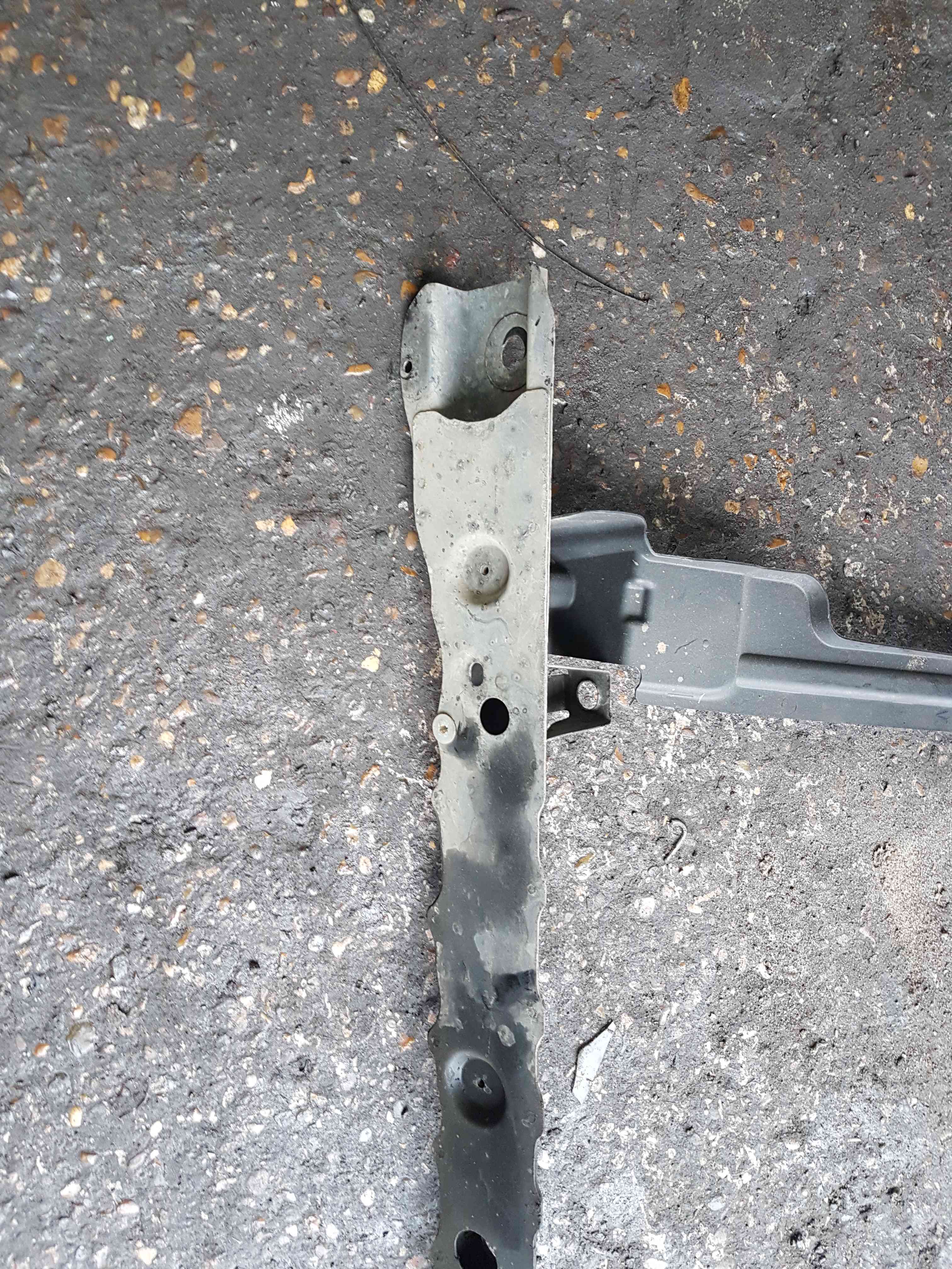 Thumb 4 Nissan Micra K12 2002-2010 Radiator Bottom Support Bracket