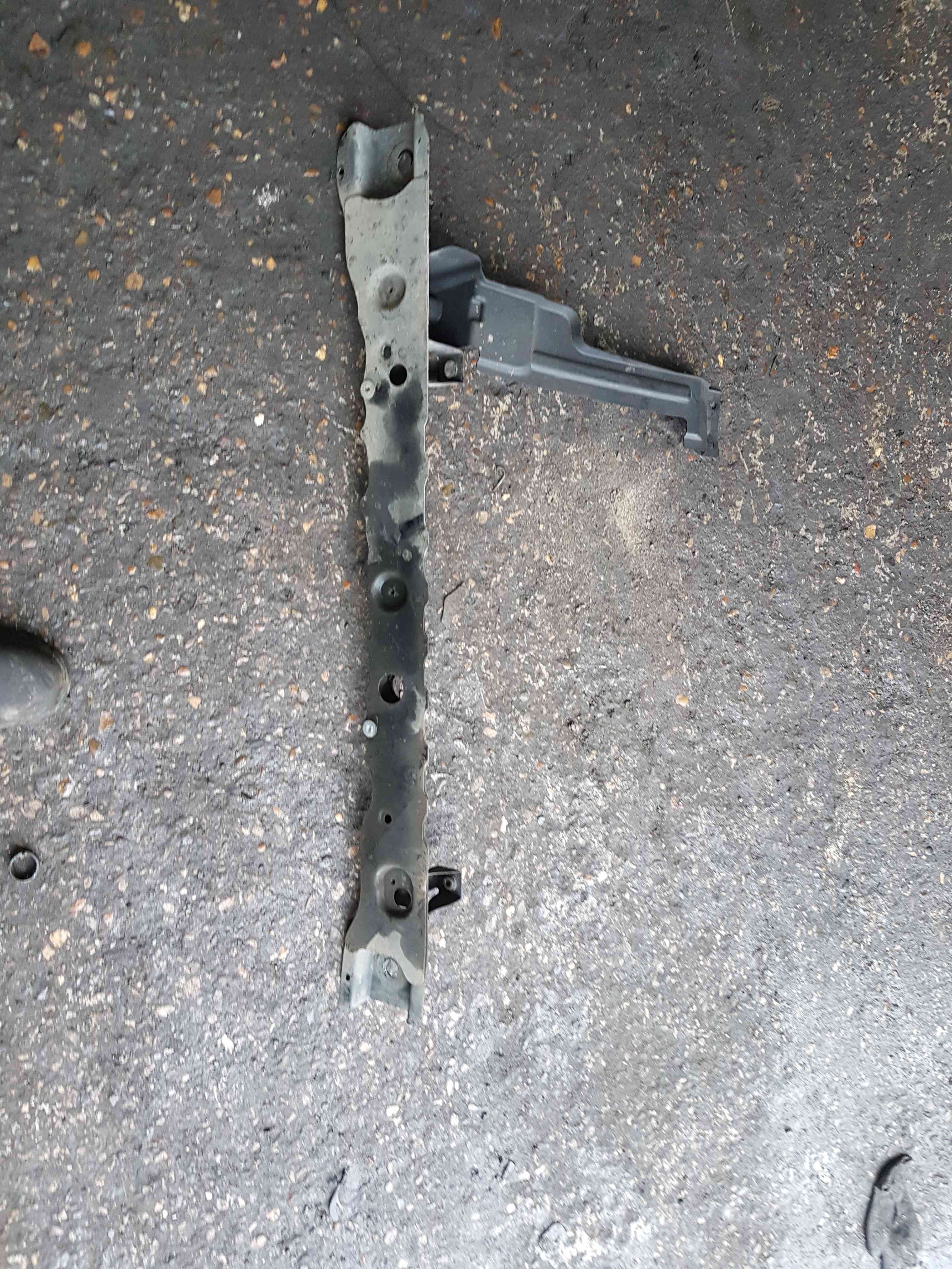 Thumb 6 Nissan Micra K12 2002-2010 Radiator Bottom Support Bracket