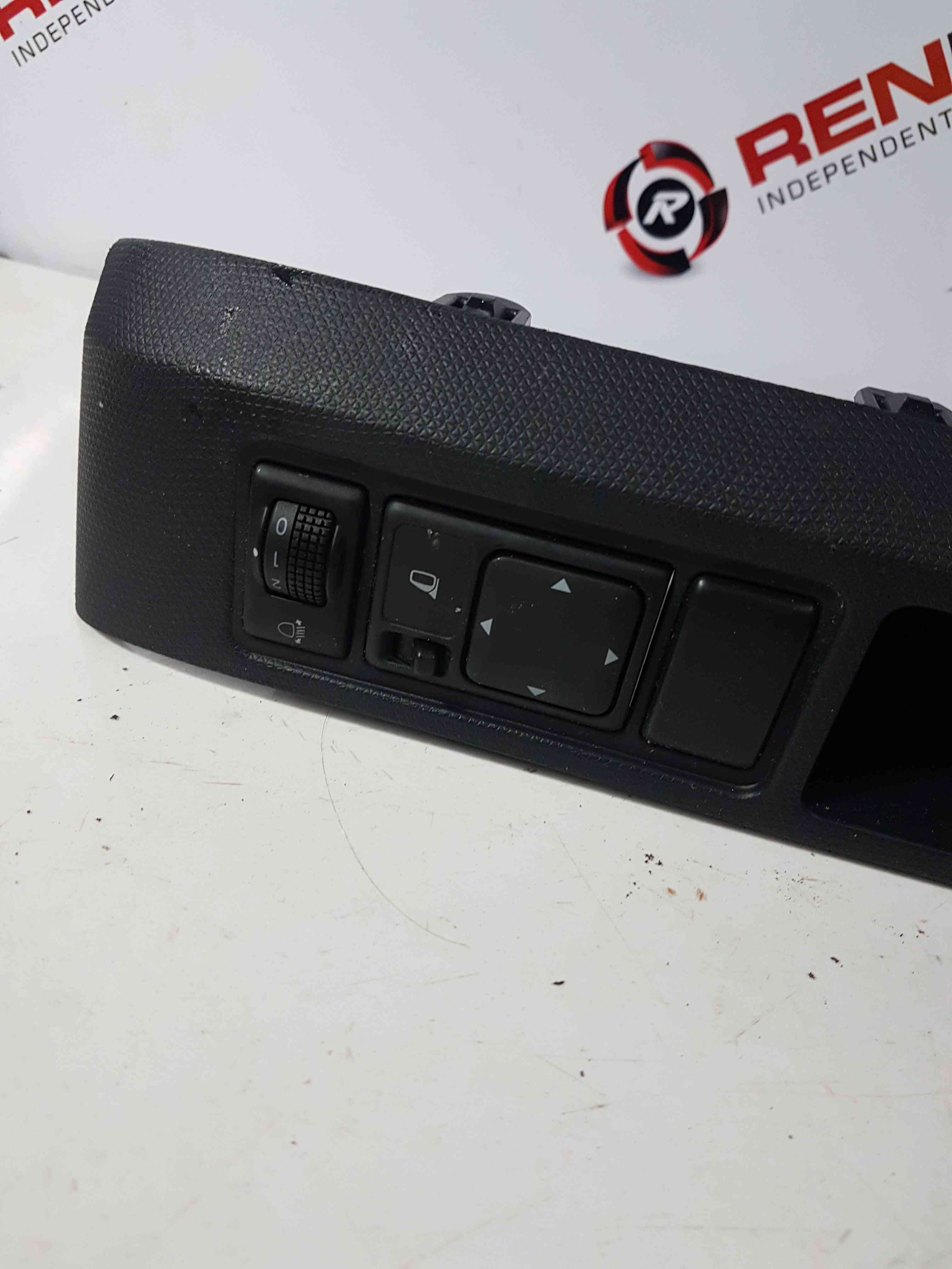 Thumb 3 Nissan Micra K12 2002-2010 Wing Mirror Panel Adjuster