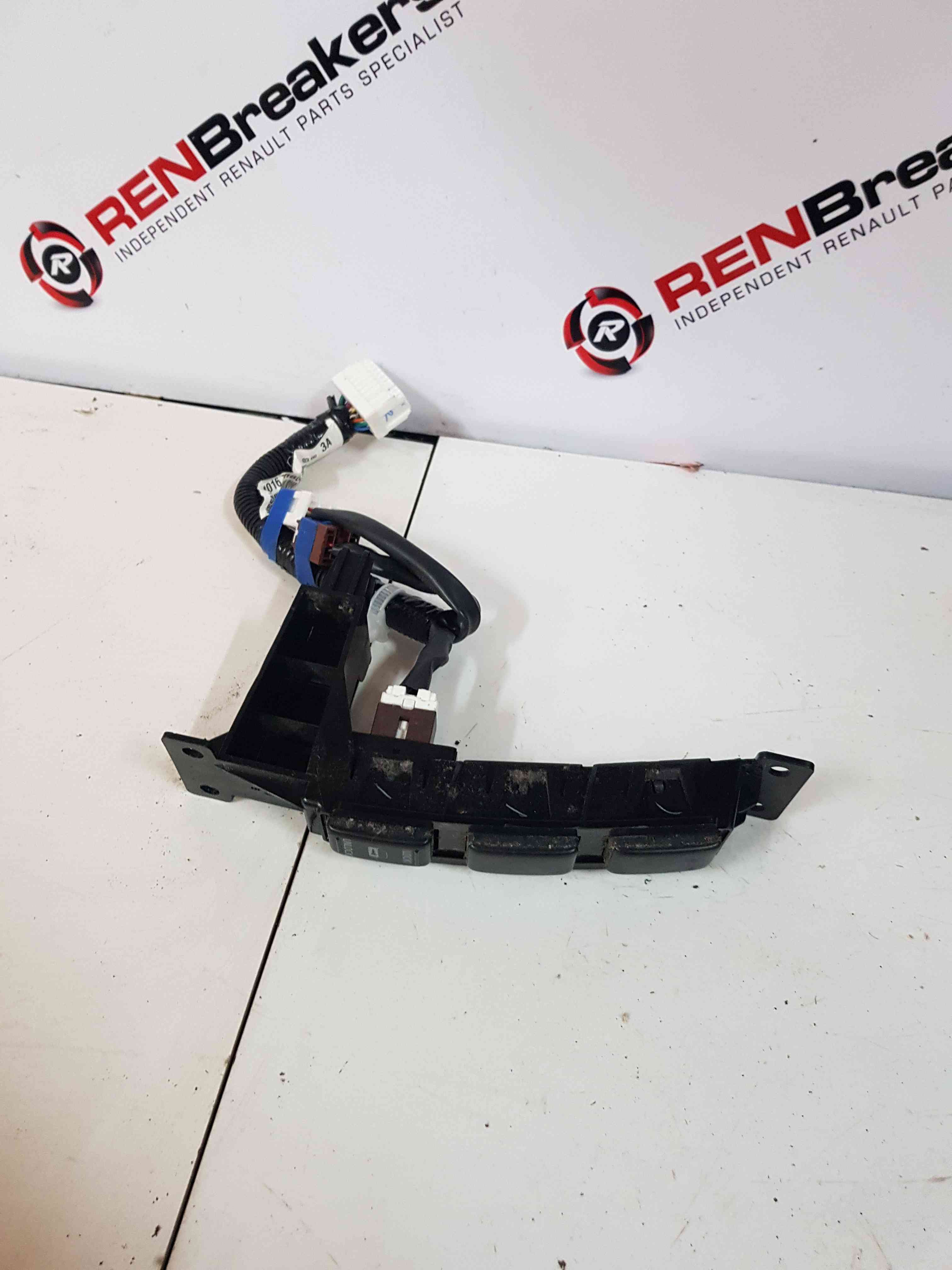 Thumb 5 Nissan Micra K13 2010-2017 Unlock Lock Button