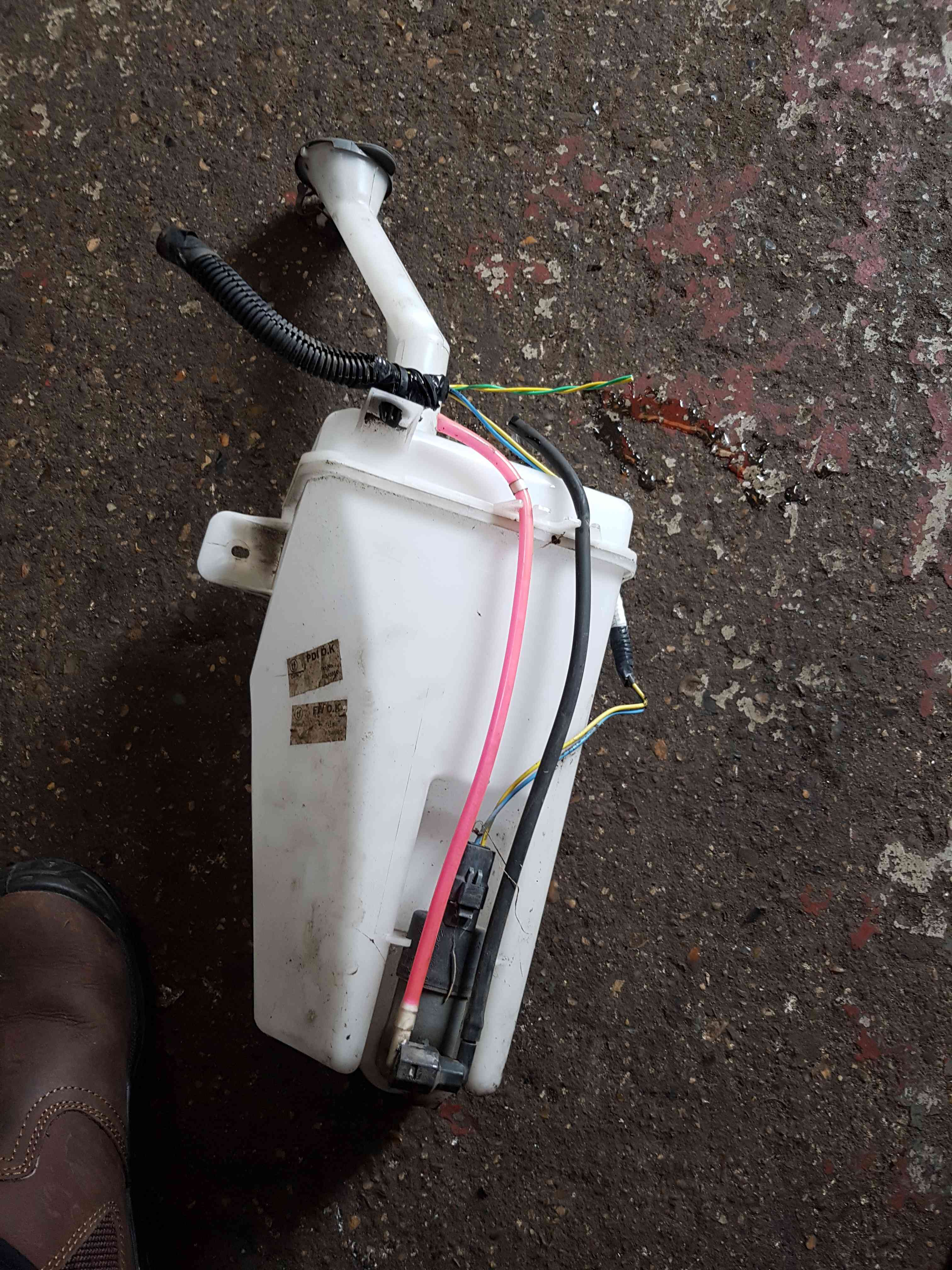 Thumb 2 Nissan Micra K13 2010-2017 Washer Bottle + Pump