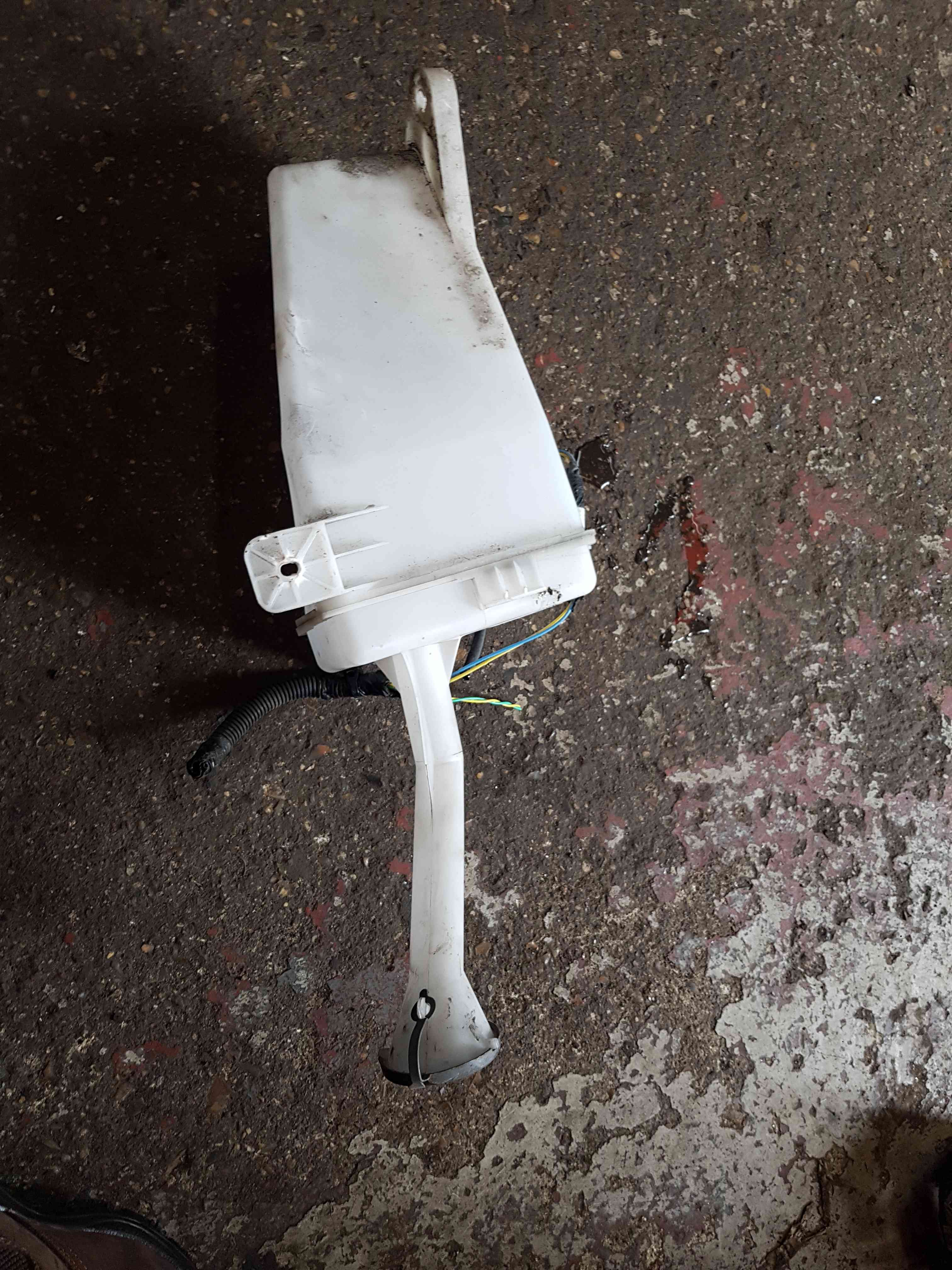 Thumb 3 Nissan Micra K13 2010-2017 Washer Bottle + Pump