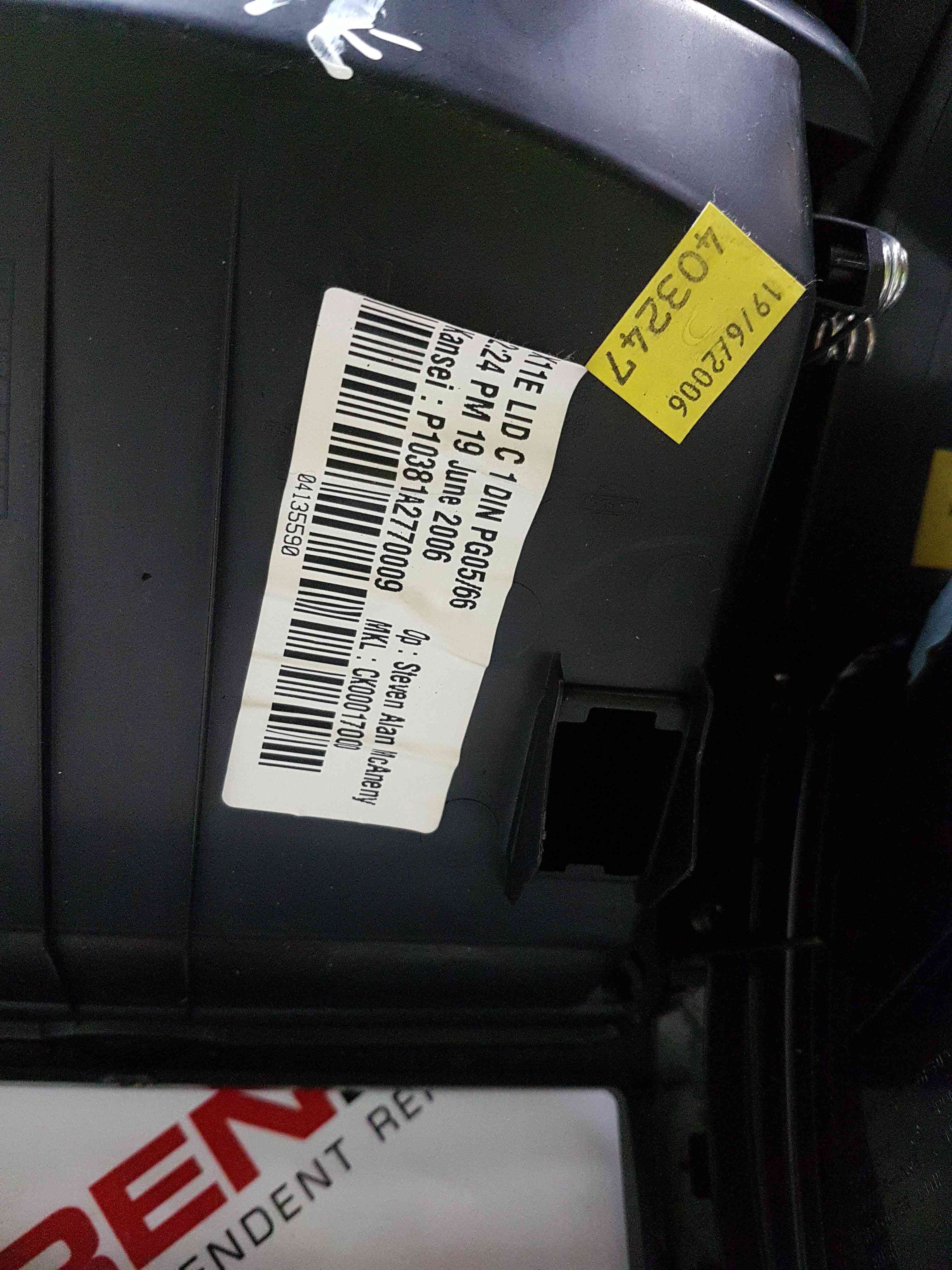 Thumb 9 Nissan Note E11 2005-2012 Centre TOP Box Vents Surround 682609u000