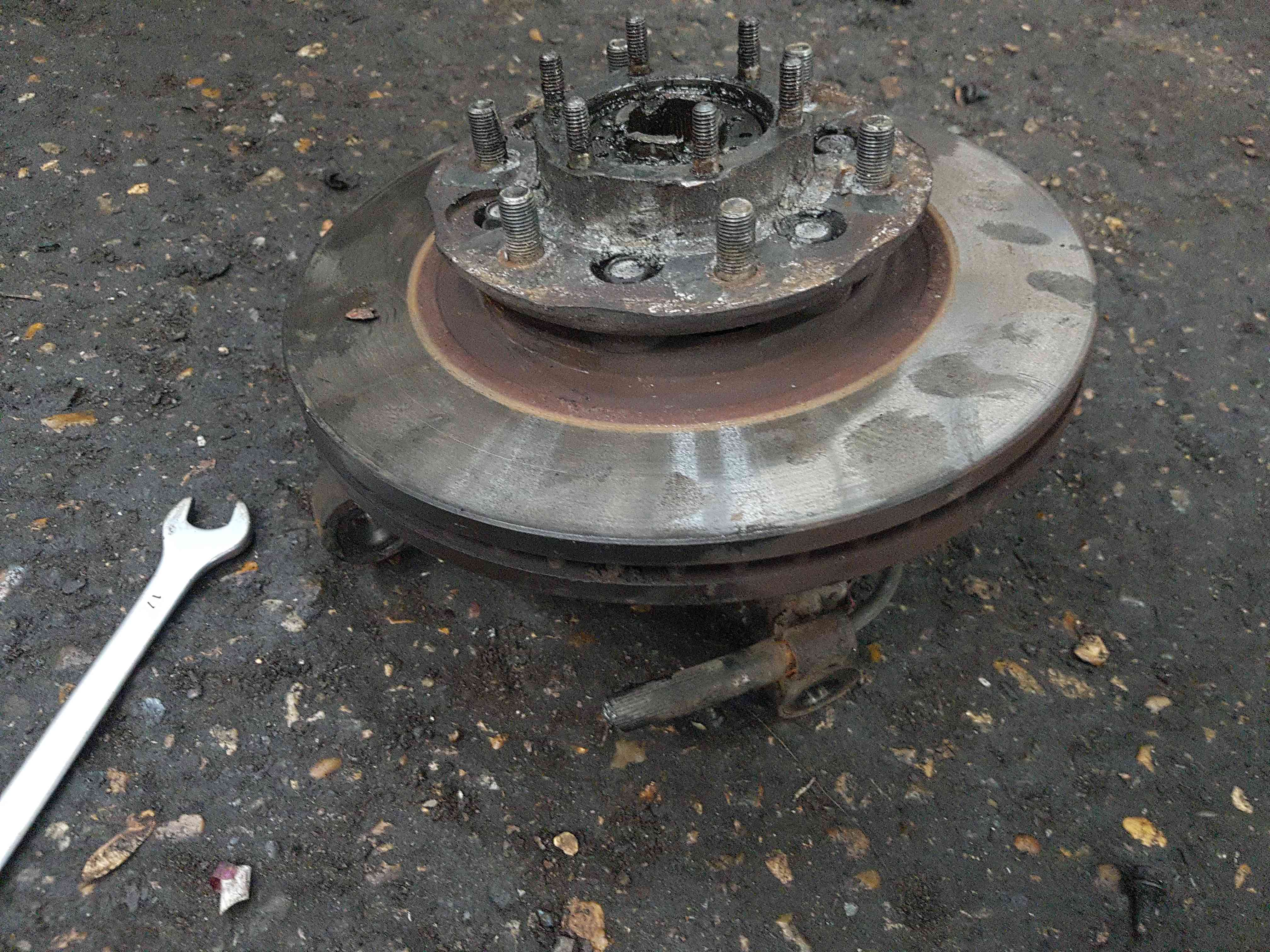 Thumb 2 Nissan Navara D22 2002-2005  2.5 Li Front Wheel HUB Osf Drivers 