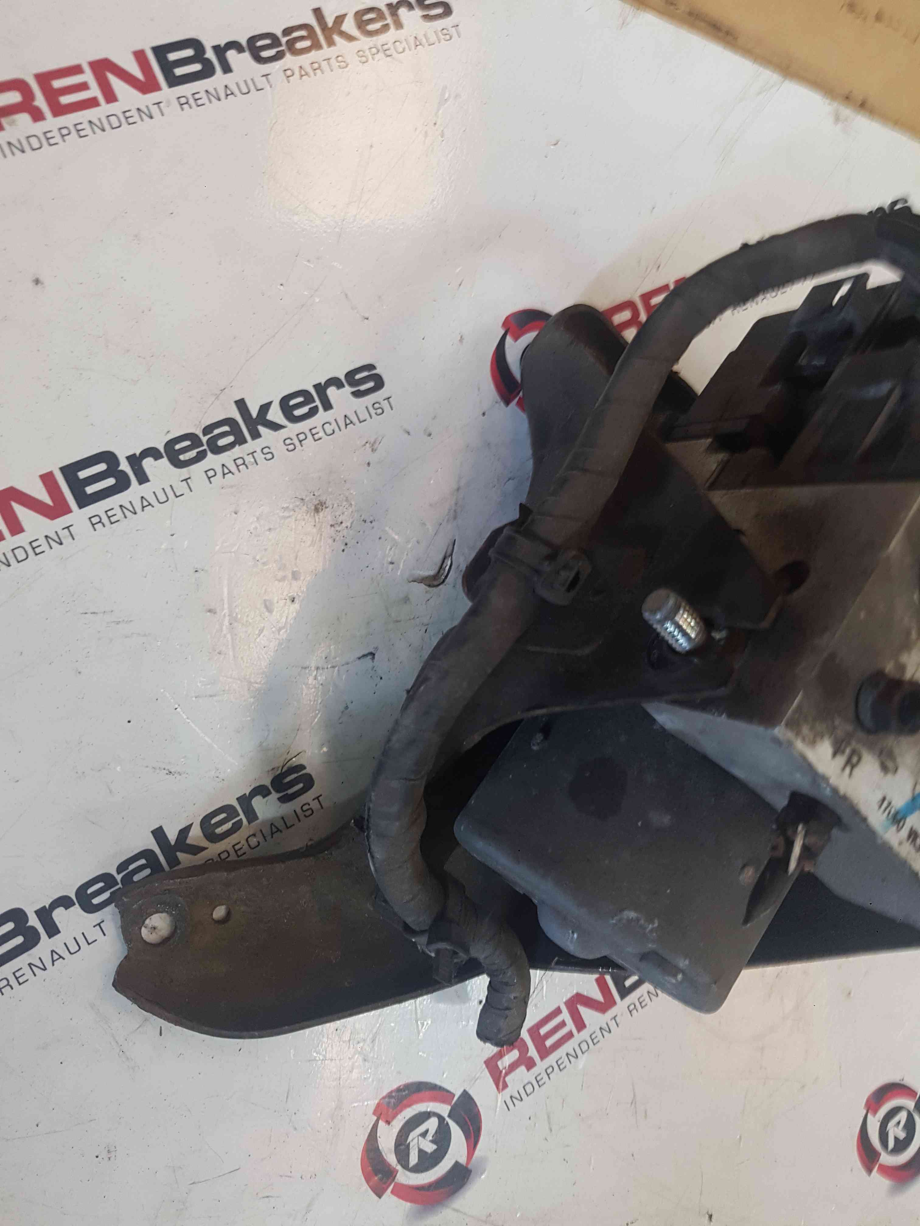 Thumb 3 Nissan Navara D22 2002-2005  ABS Pump 47660Vk310