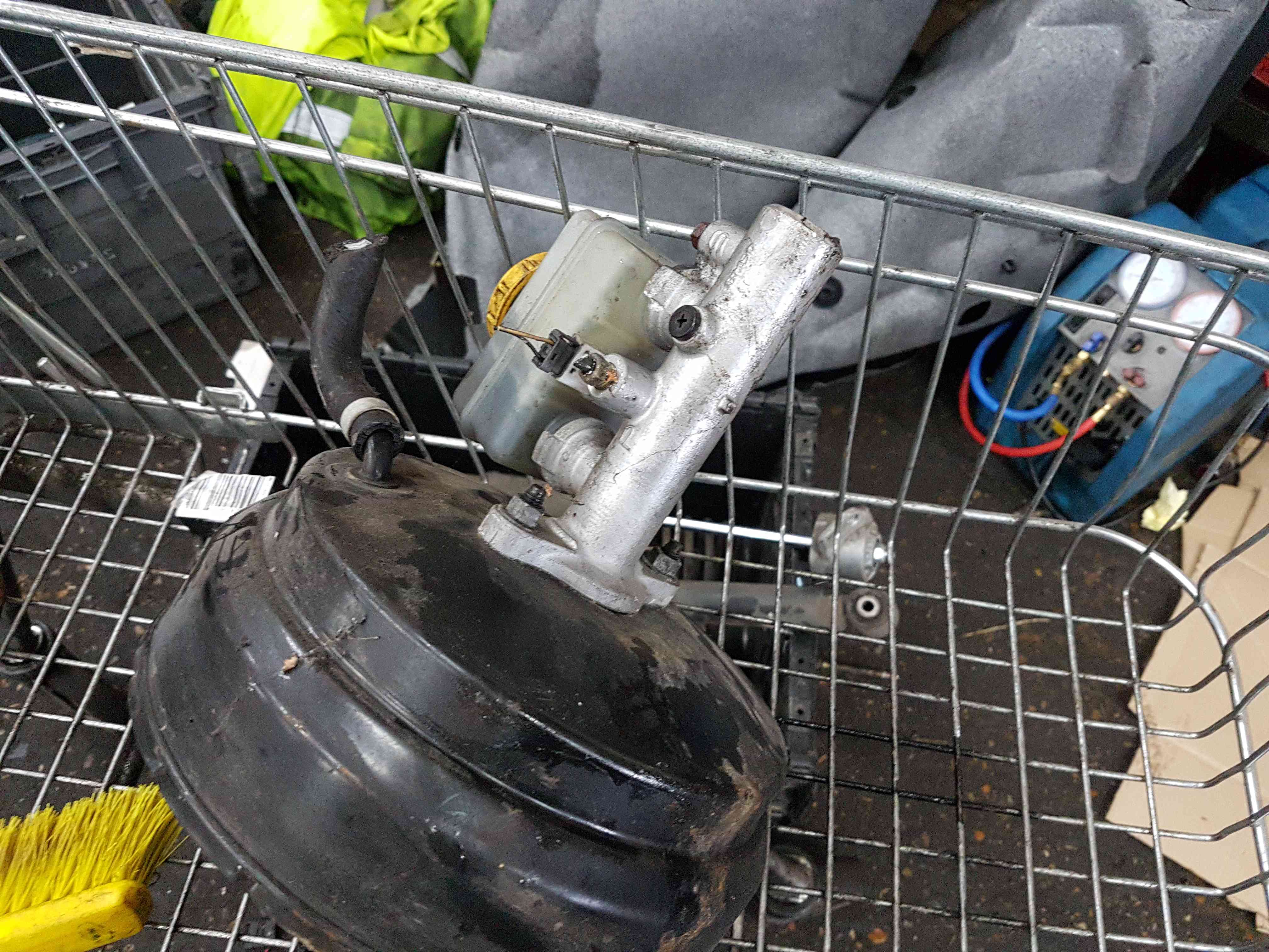 Thumb 4 Nissan Navara D22 2002-2005 2.5 Brake Master Cylinder Servo