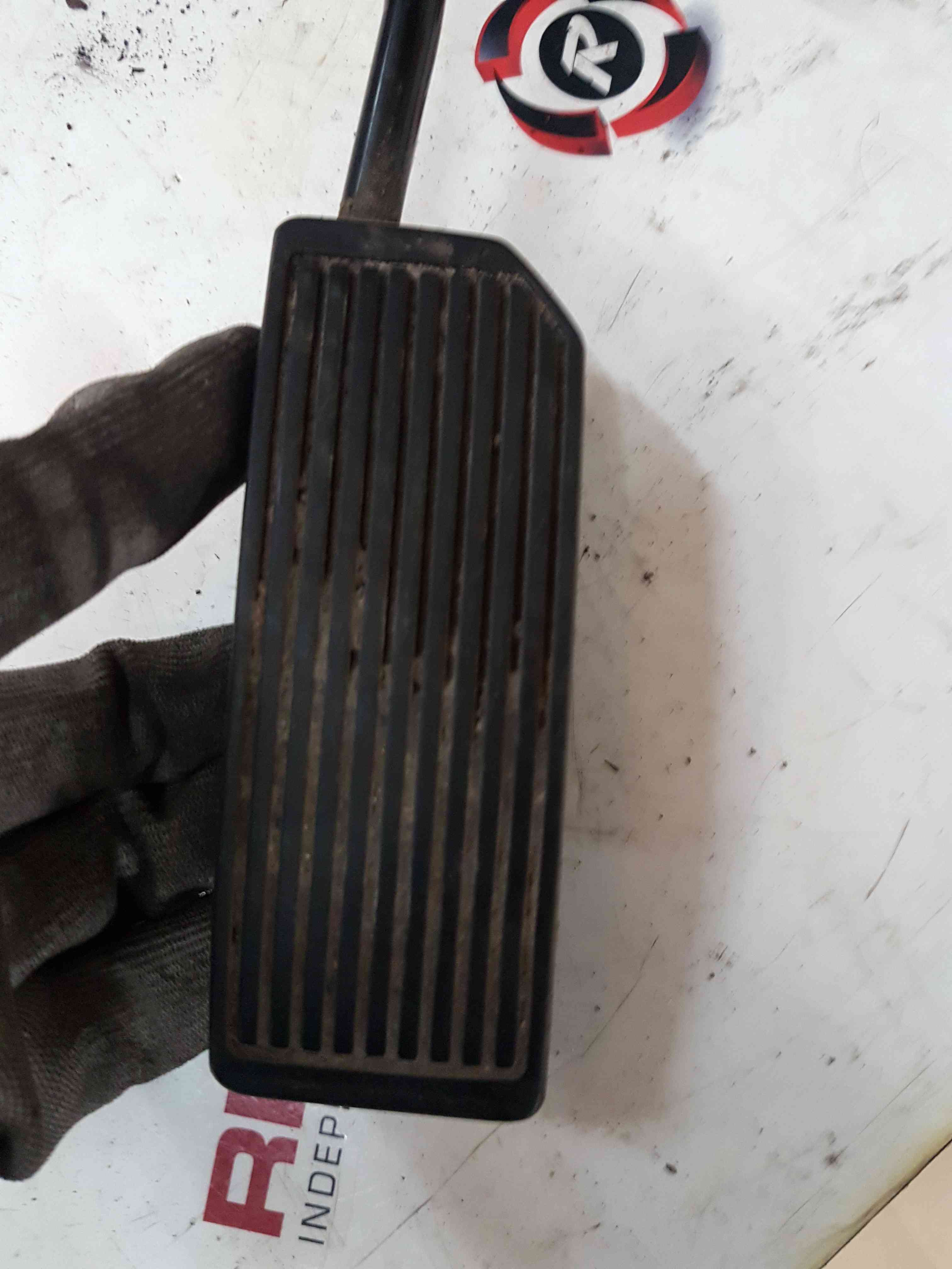 Thumb 3 Nissan Navara D22 2002-2005 Accelerator Pedal Throttle