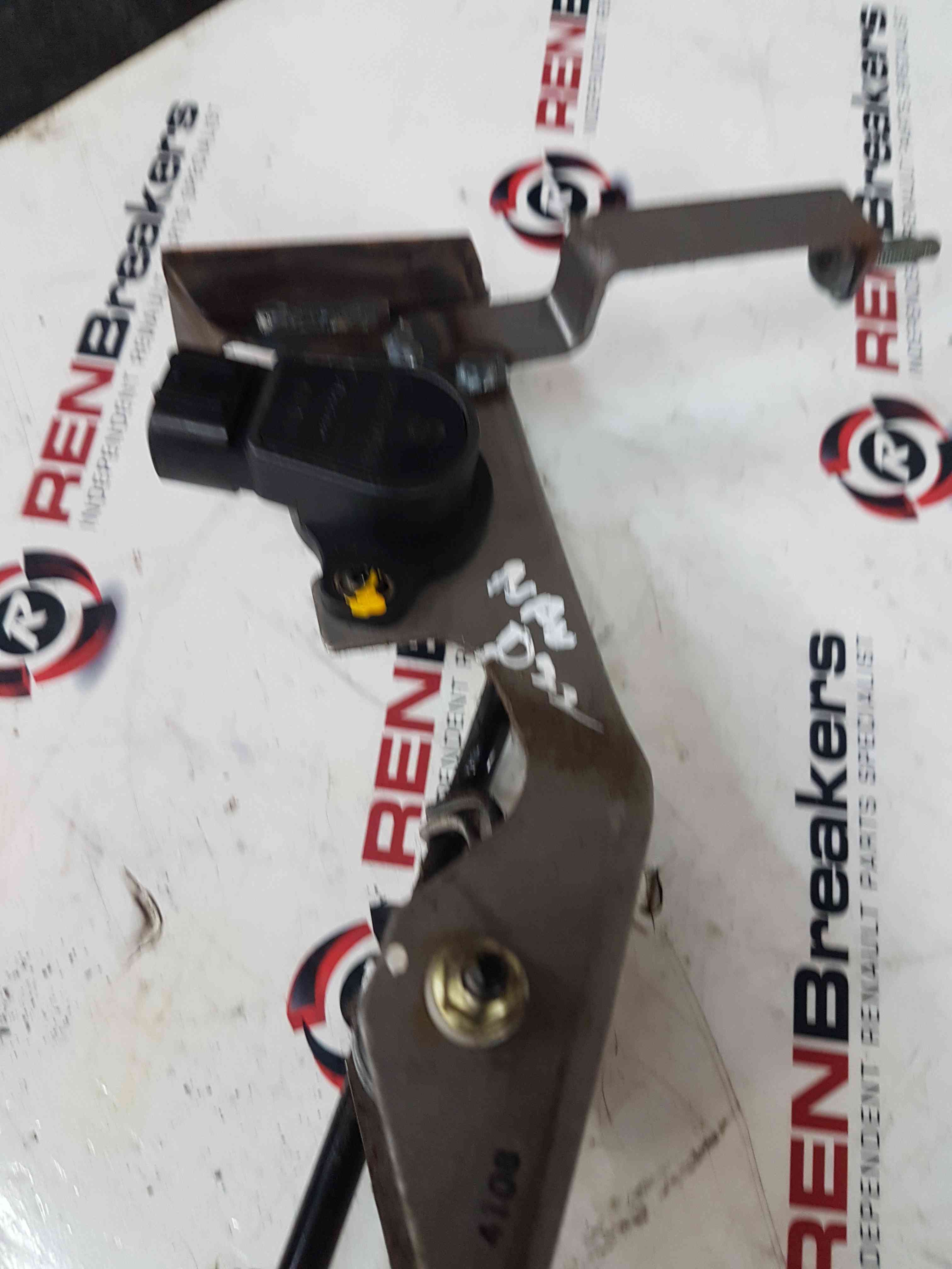 Thumb 4 Nissan Navara D22 2002-2005 Accelerator Pedal Throttle
