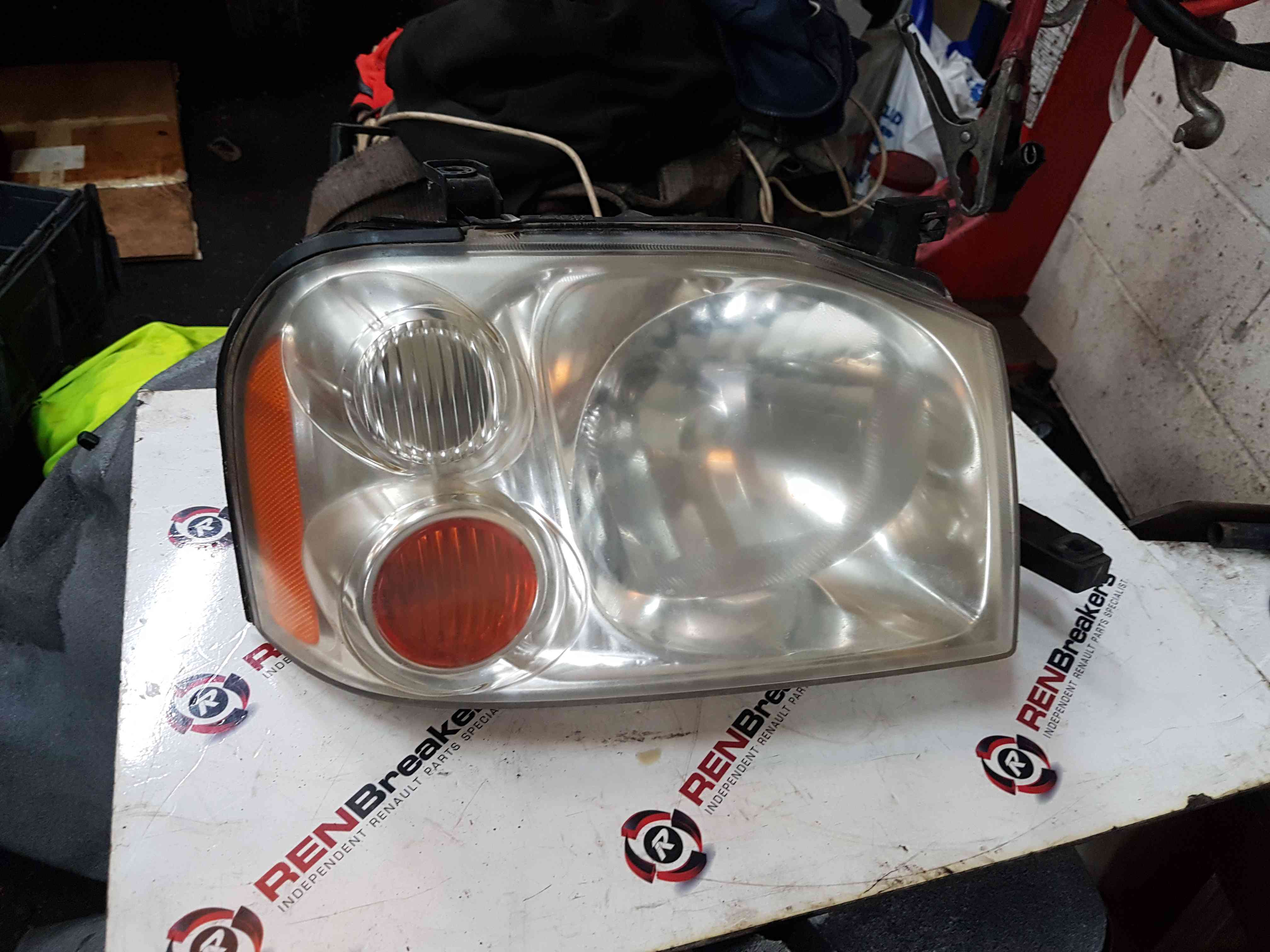 Thumb 2 Nissan Navara D22 2002-2005 Drivers OSF Front Headlight