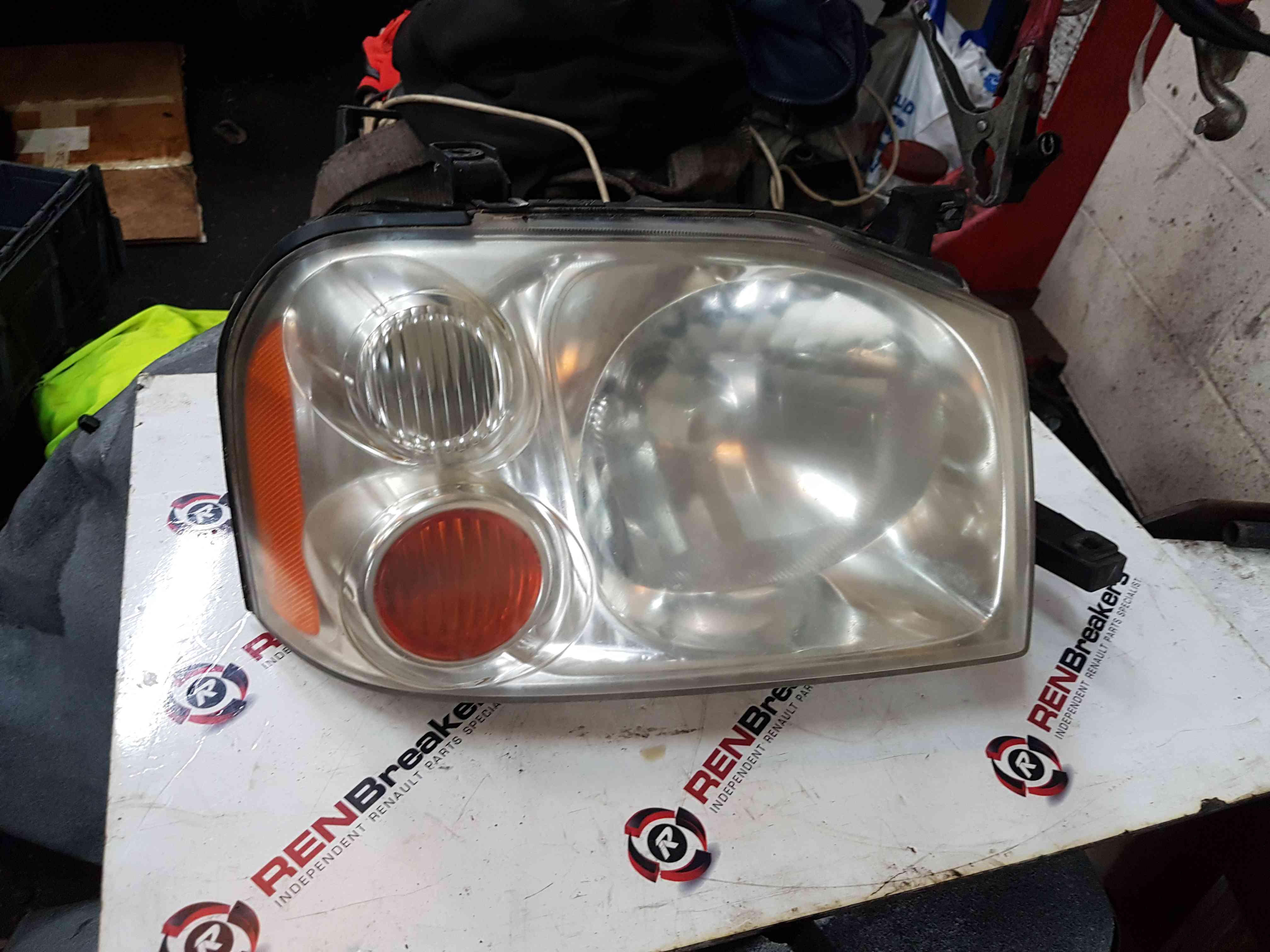 Thumb 3 Nissan Navara D22 2002-2005 Drivers OSF Front Headlight