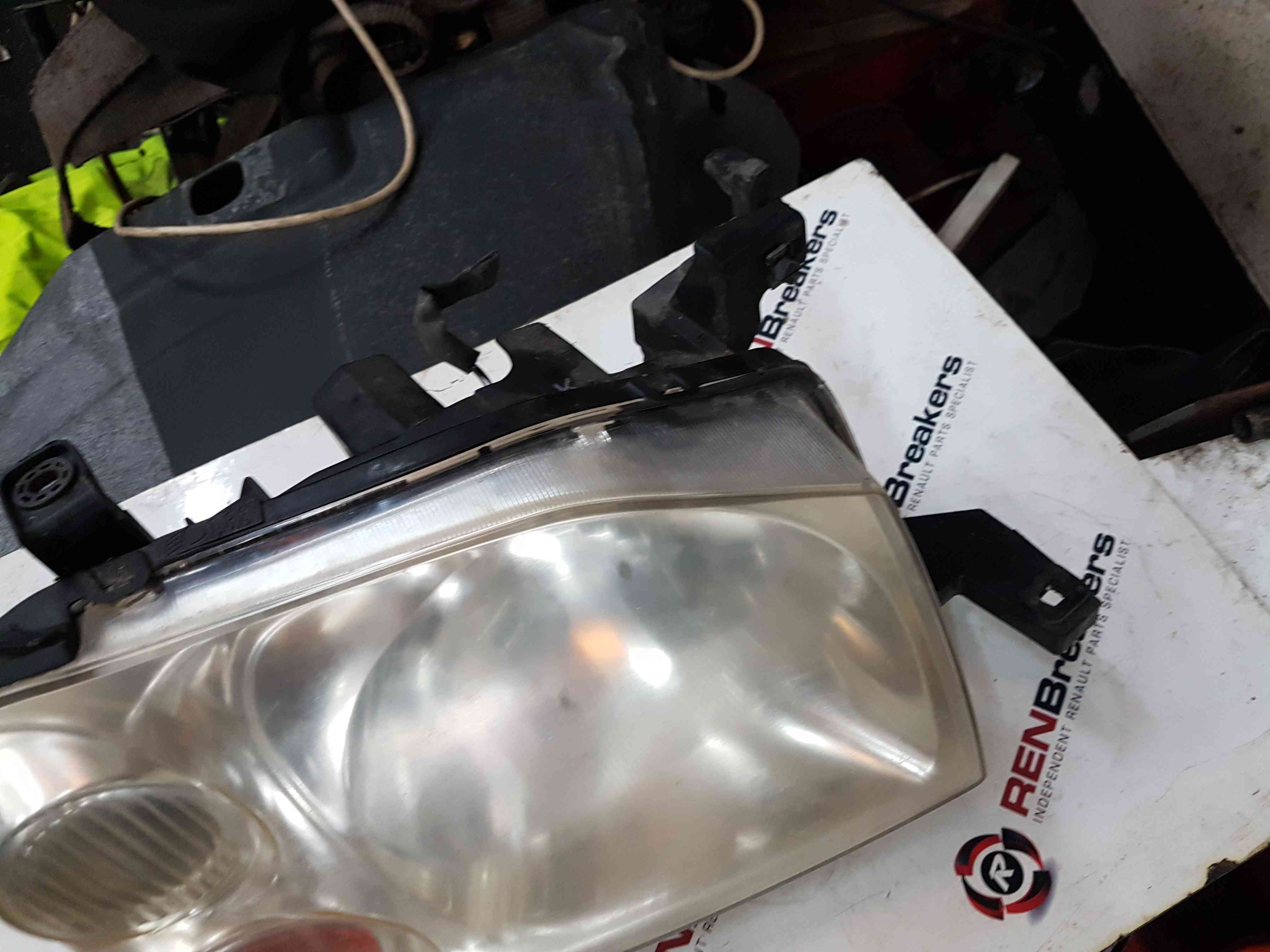 Thumb 6 Nissan Navara D22 2002-2005 Drivers OSF Front Headlight
