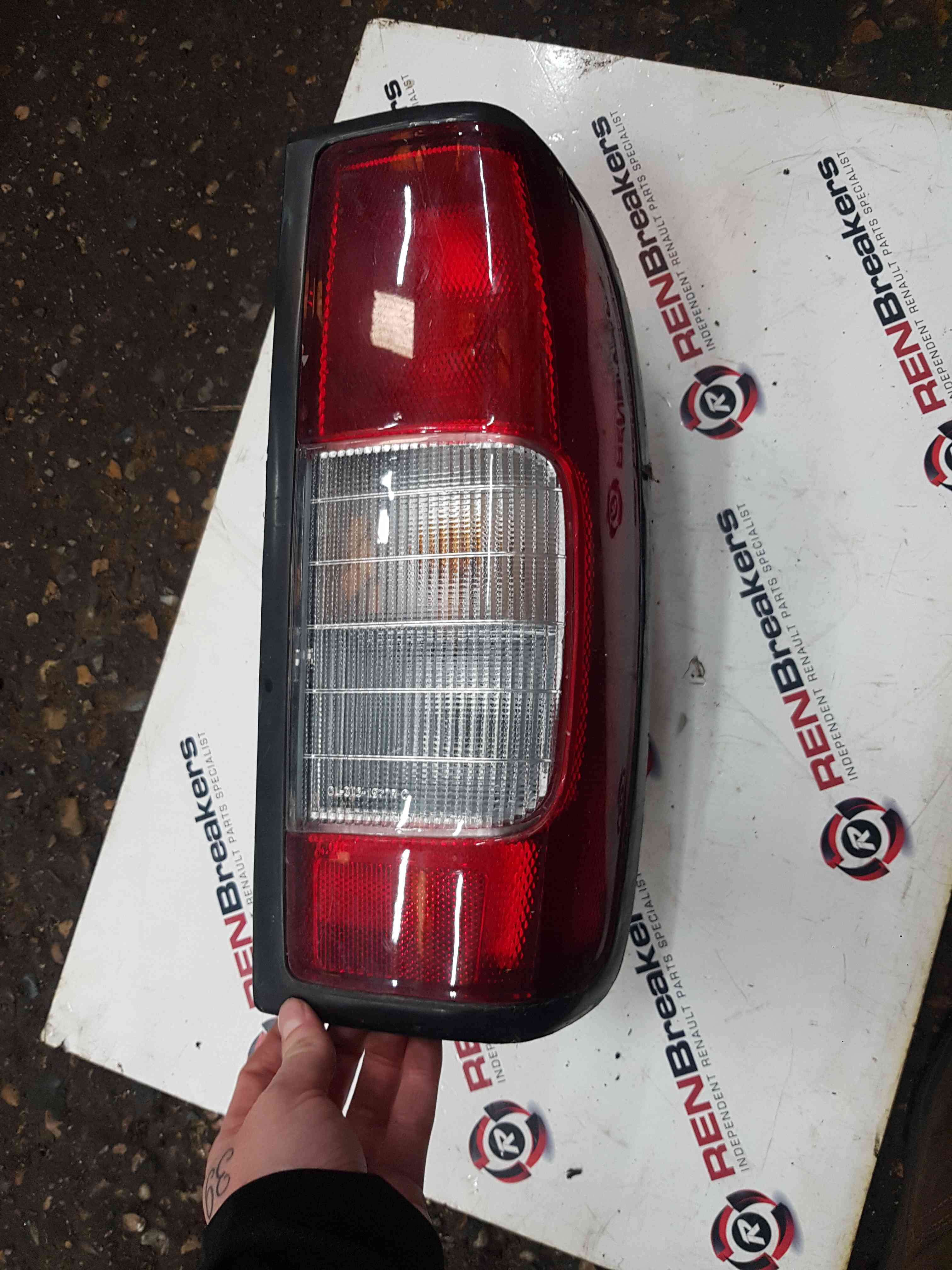 Thumb 4 Nissan Navara D22 2002-2005 Drivers OSR Rear Light
