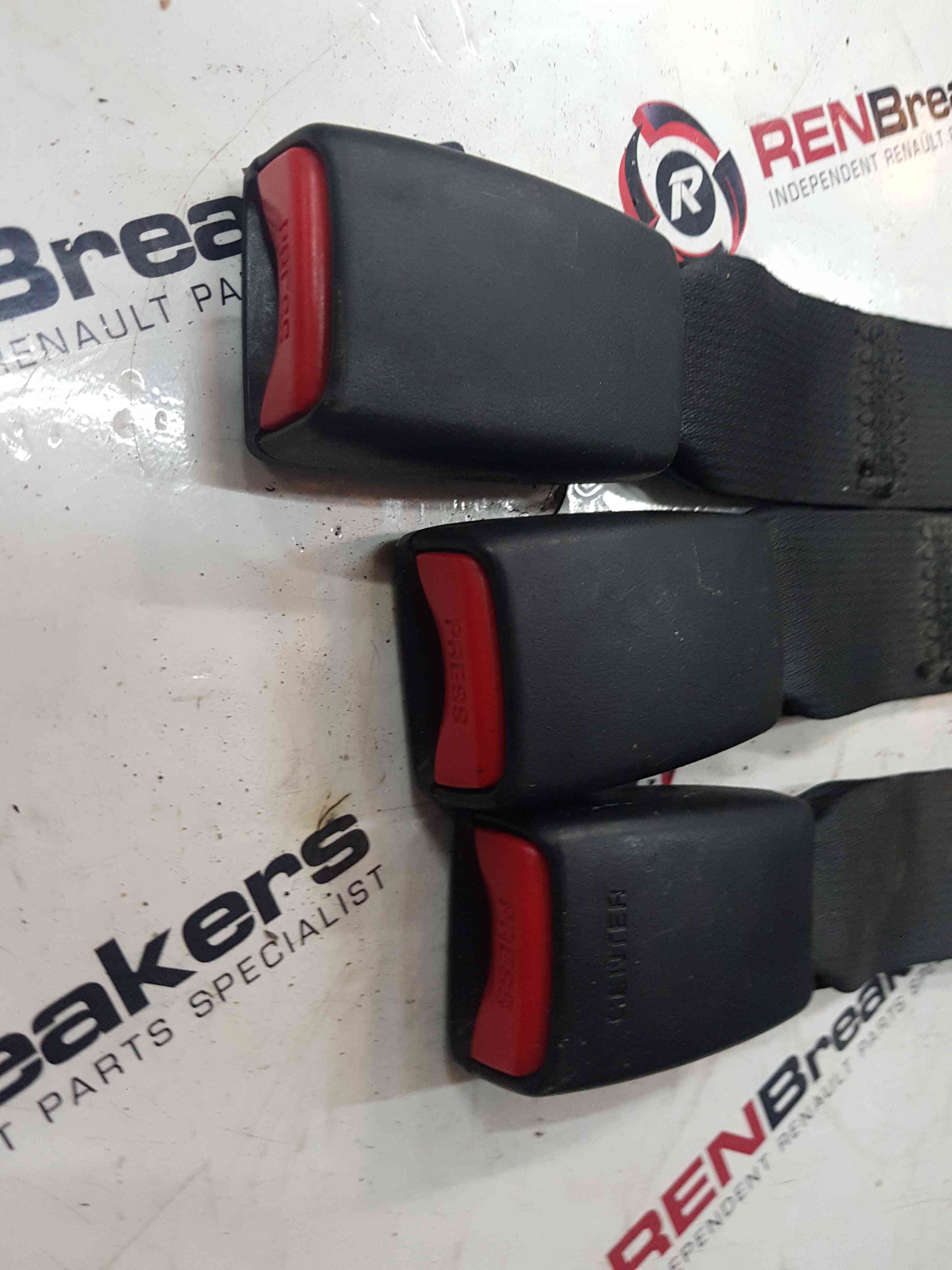 Thumb 2 Nissan Navara D22 2002-2005 Drivers Passenger Rear Seat Belt Buckle Set