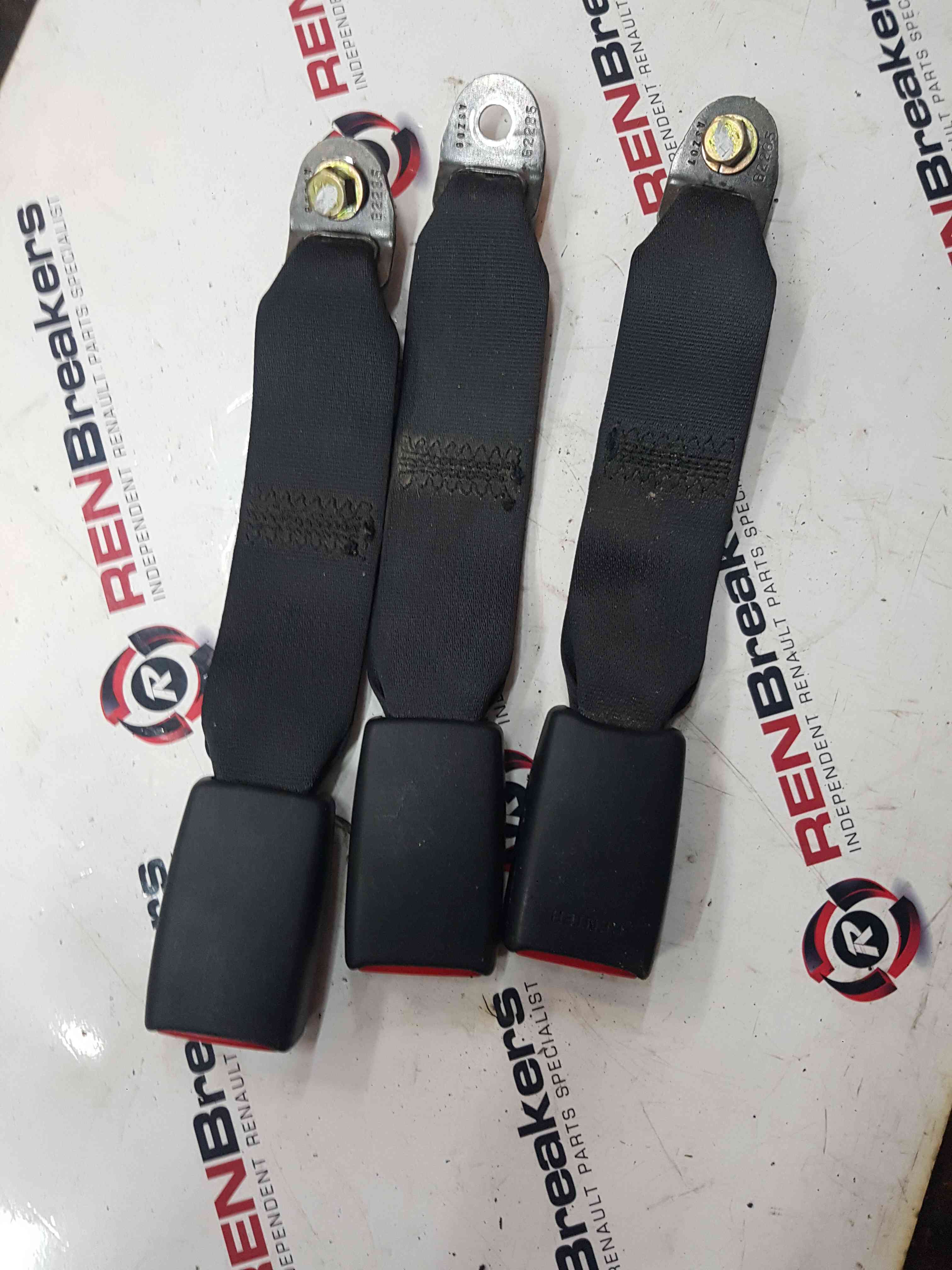 Thumb 5 Nissan Navara D22 2002-2005 Drivers Passenger Rear Seat Belt Buckle Set