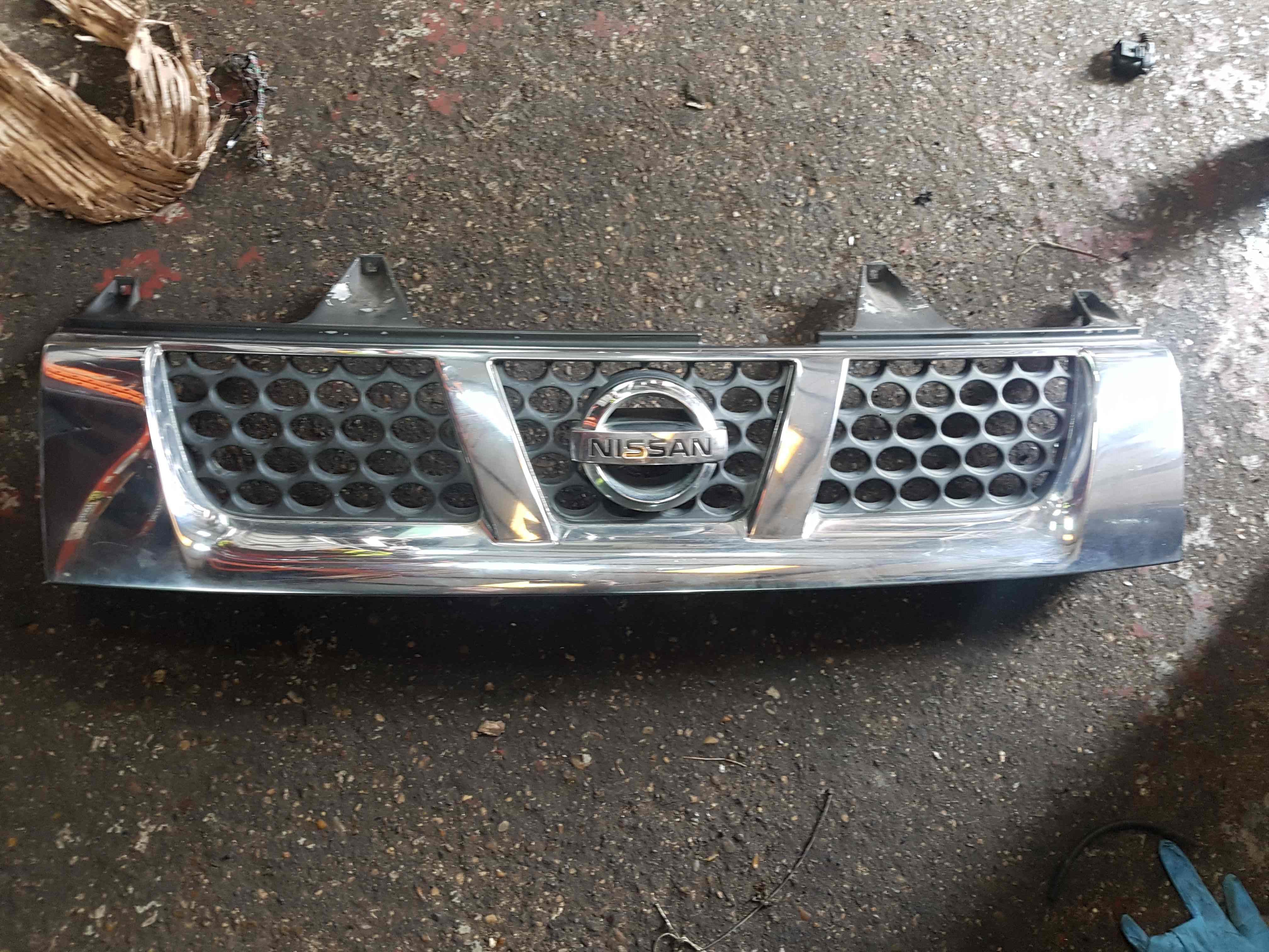 Thumb 2 Nissan Navara D22 2002-2005 Front Bumper Grill Panel  62310VK000
