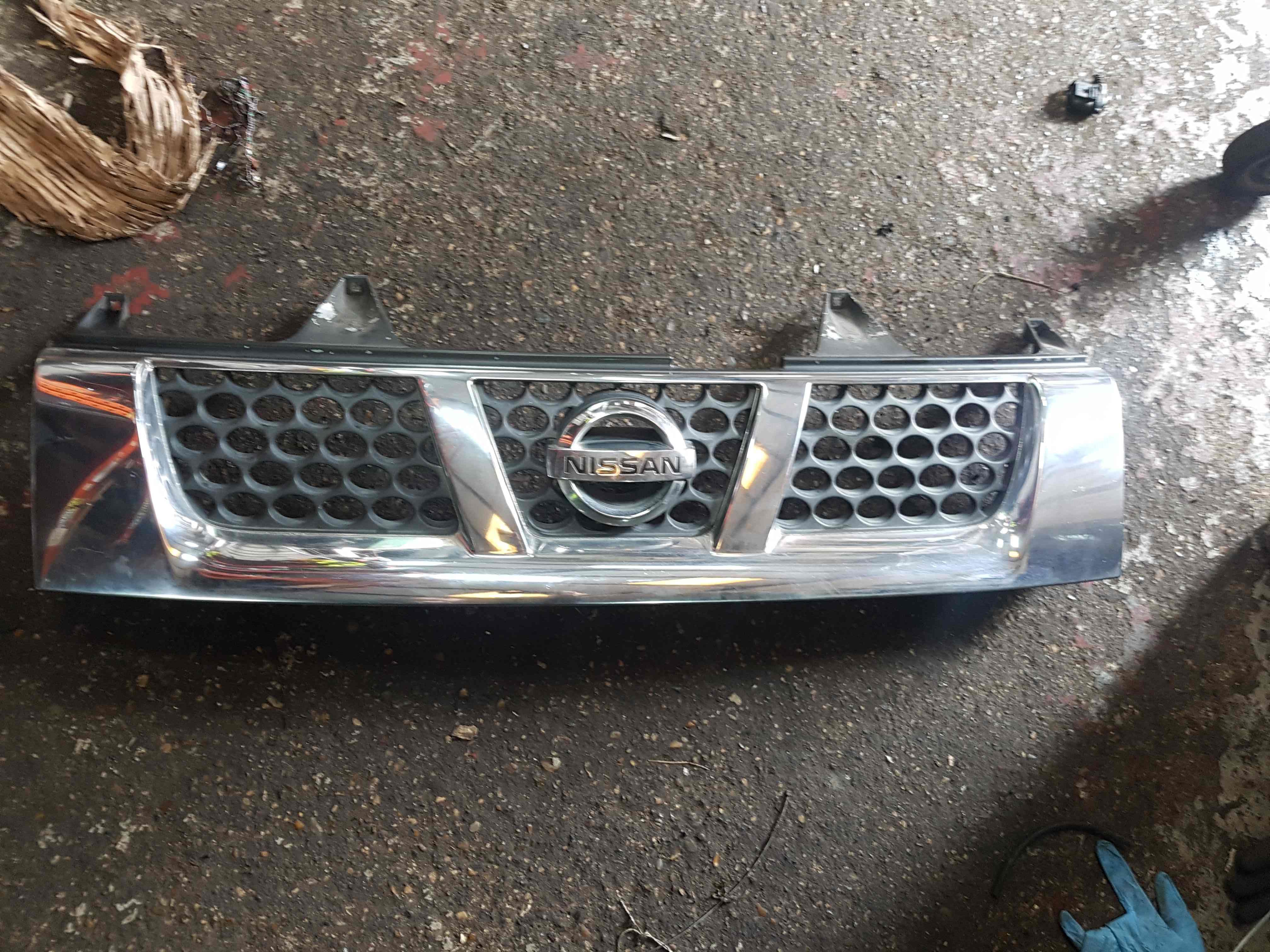 Thumb 3 Nissan Navara D22 2002-2005 Front Bumper Grill Panel  62310VK000