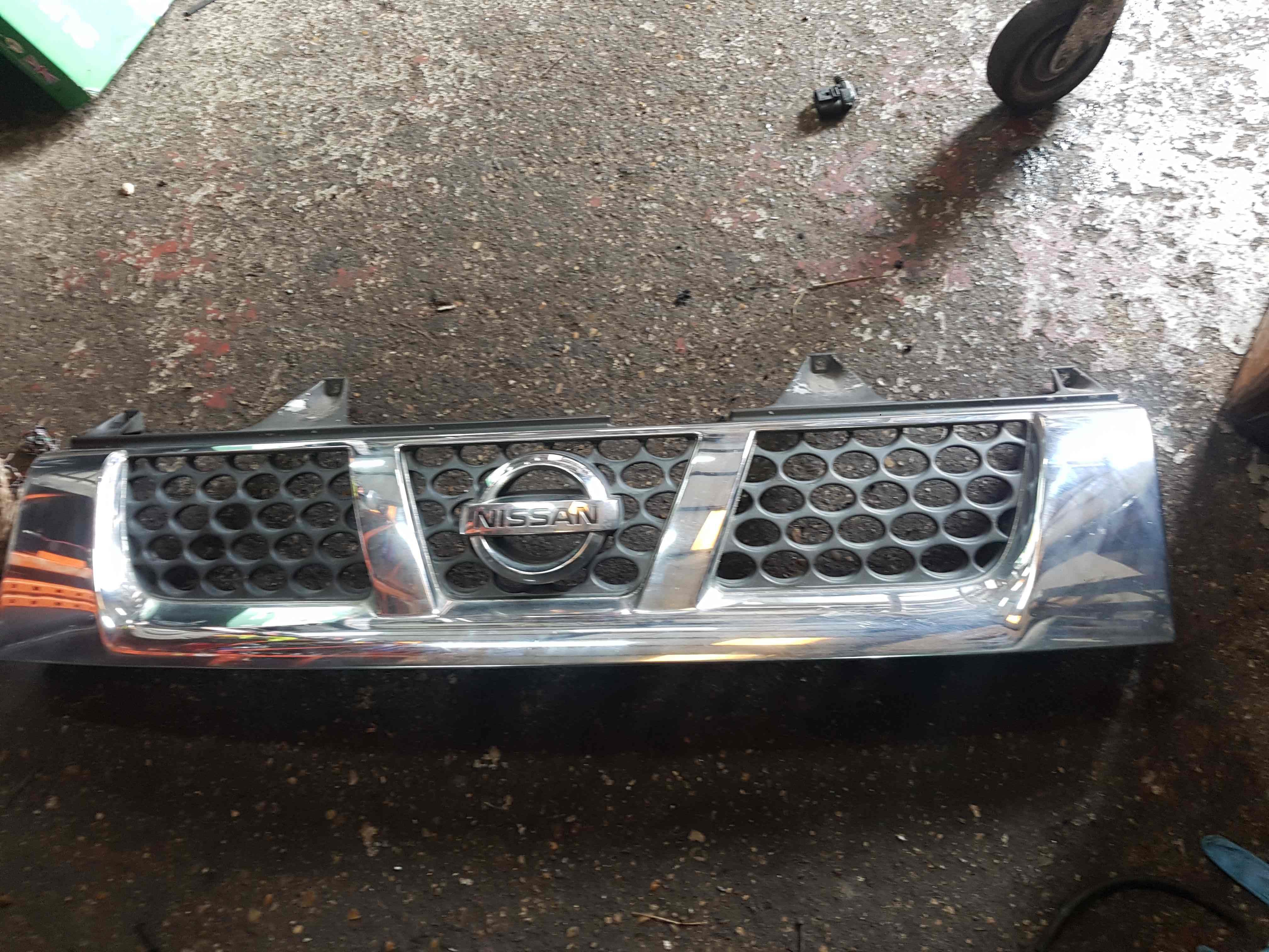 Thumb 7 Nissan Navara D22 2002-2005 Front Bumper Grill Panel  62310VK000