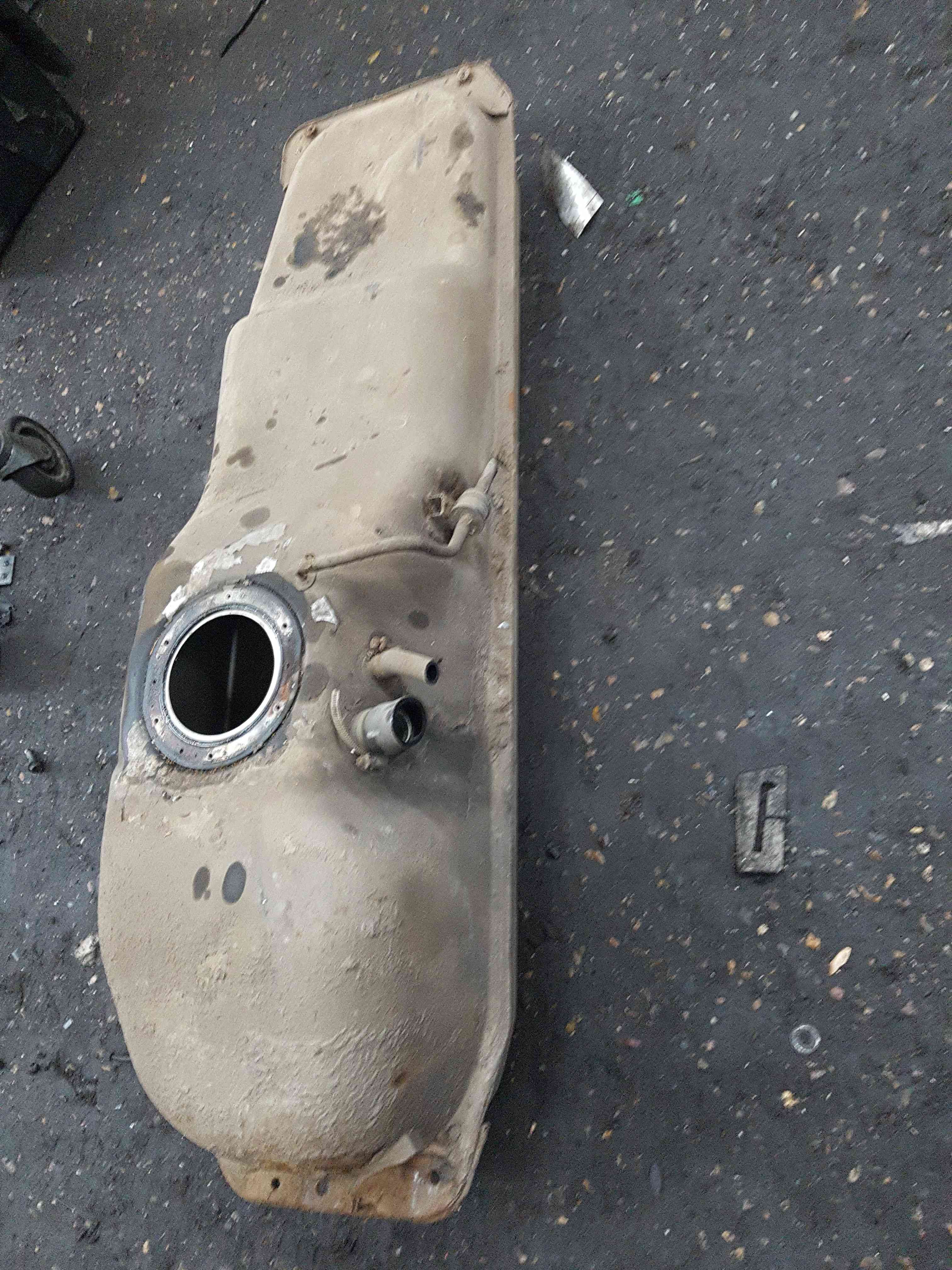 Thumb 2 Nissan Navara D22 2002-2005 Fuel Tank 