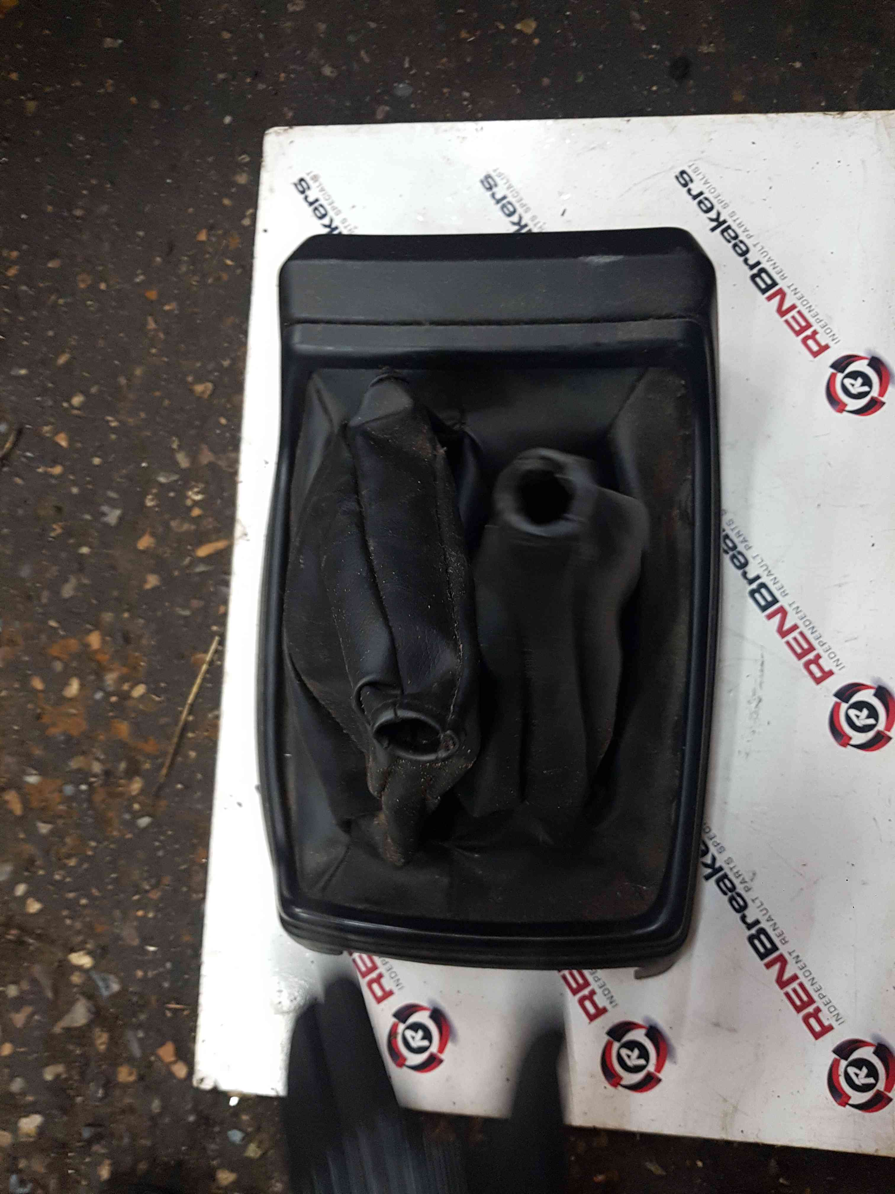 Thumb 3 Nissan Navara D22 2002-2005 Gearstick Rubber Gaitor