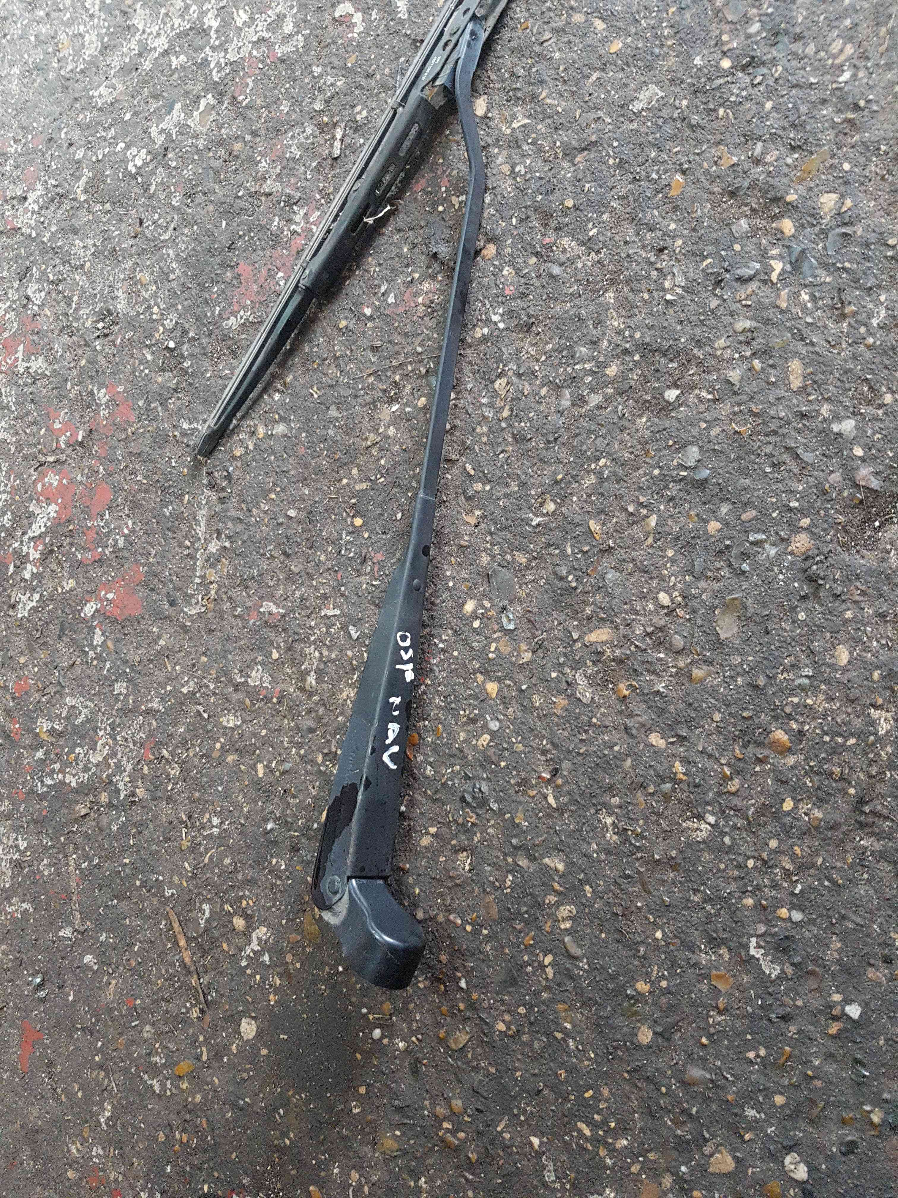 Thumb 3 Nissan Navara D22 2002-2005 OSF Window Windscreen Wiper ARM OSF Os Driver Side