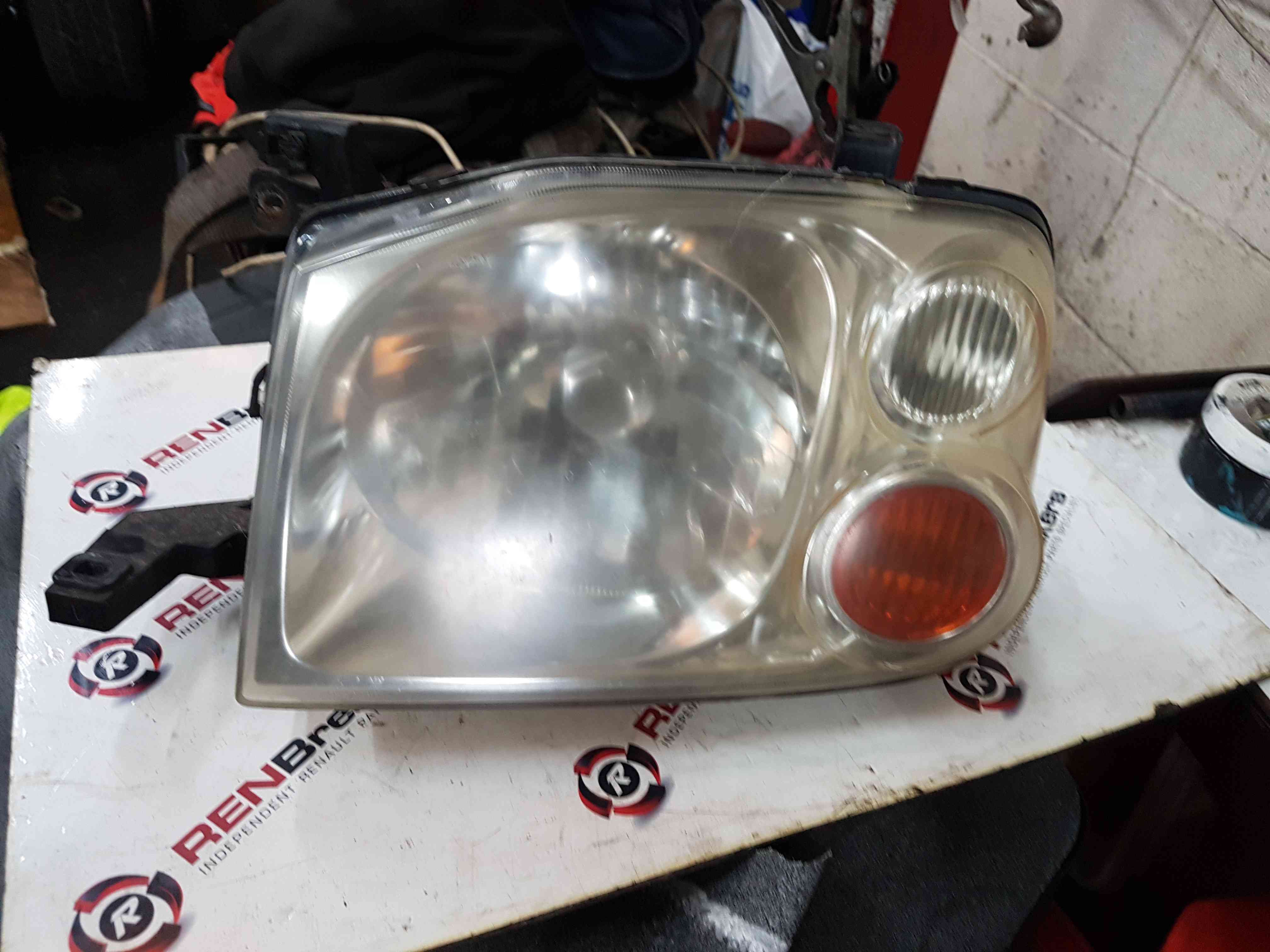 Thumb 3 Nissan Navara D22 2002-2005 Passenger NSF Headlight