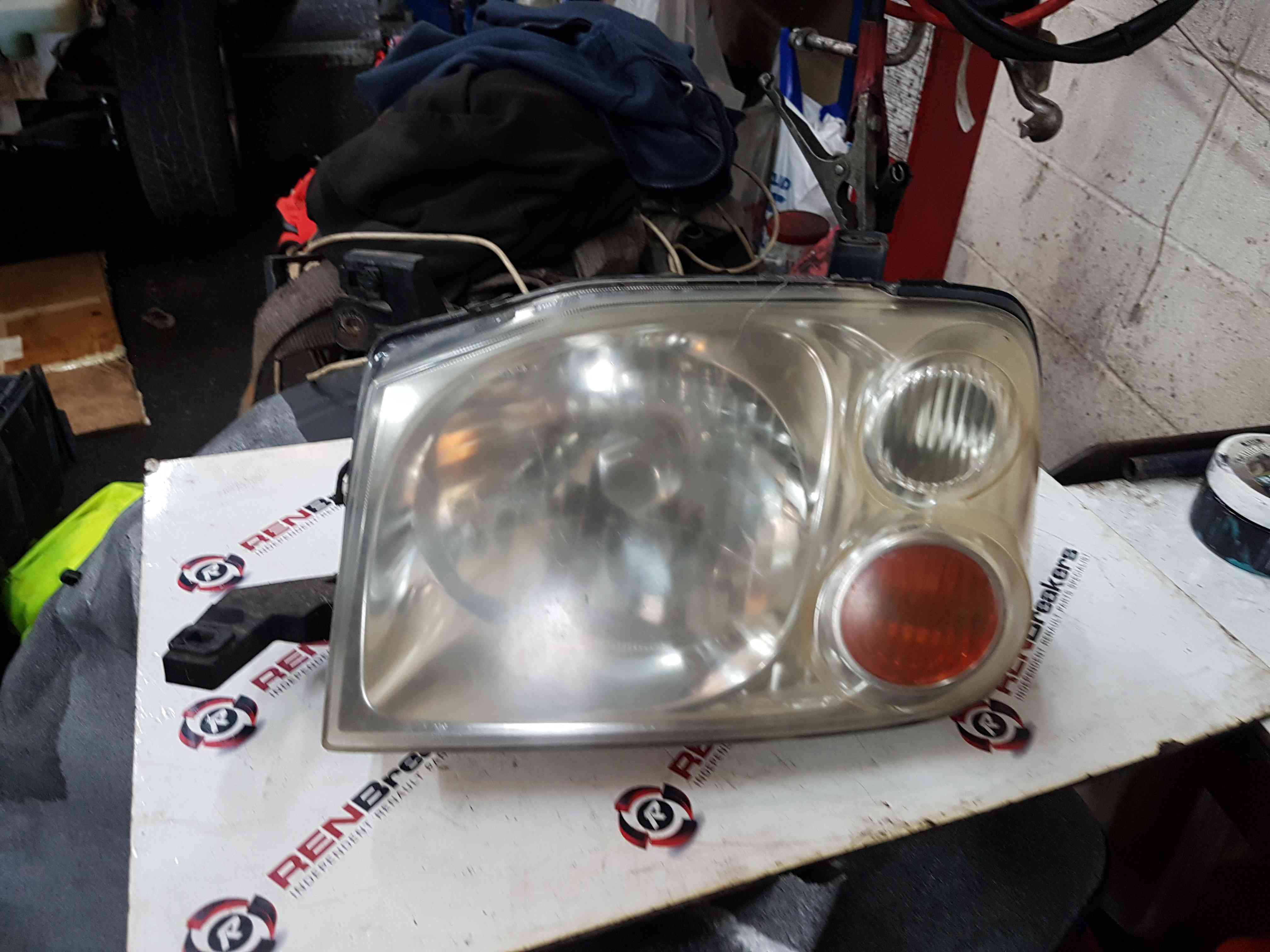 Thumb 6 Nissan Navara D22 2002-2005 Passenger NSF Headlight