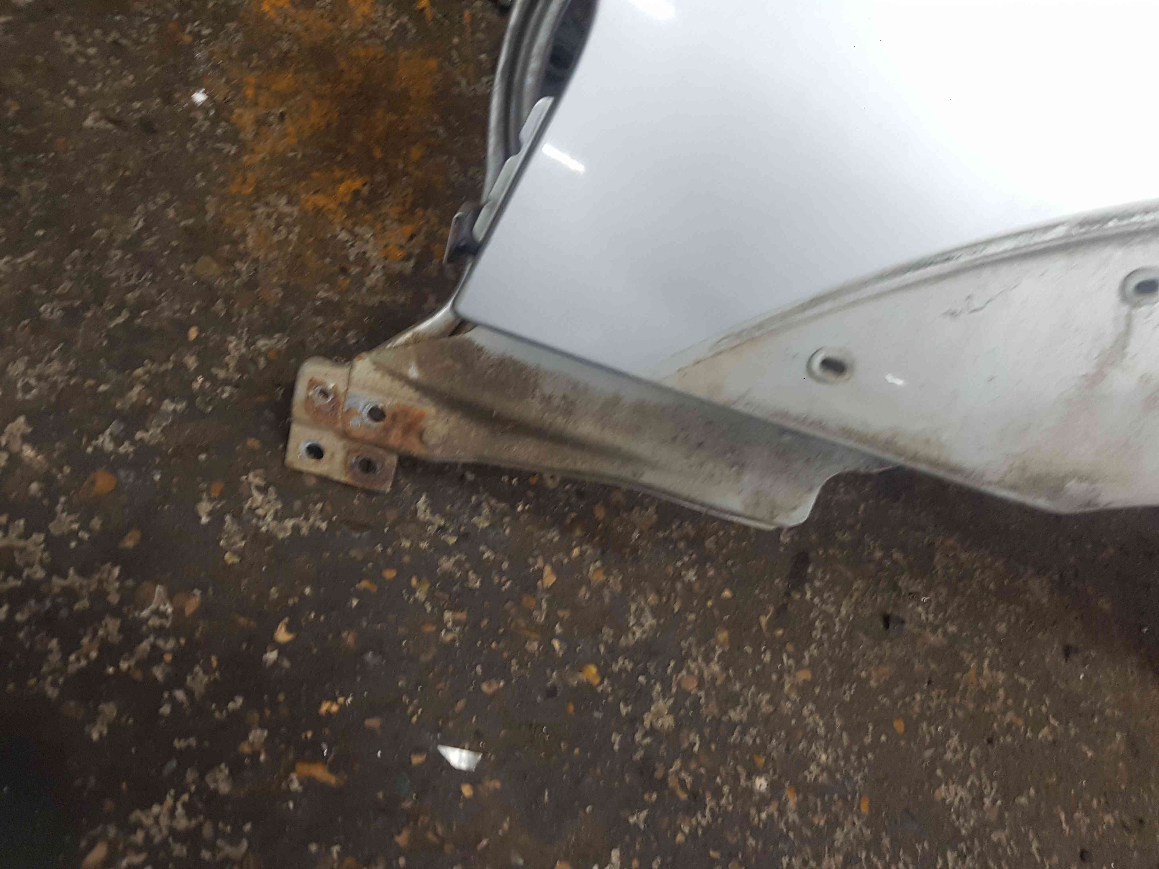 Thumb 2 Nissan Navara D22 2002-2005 Passenger NSF Wing Blade Silver