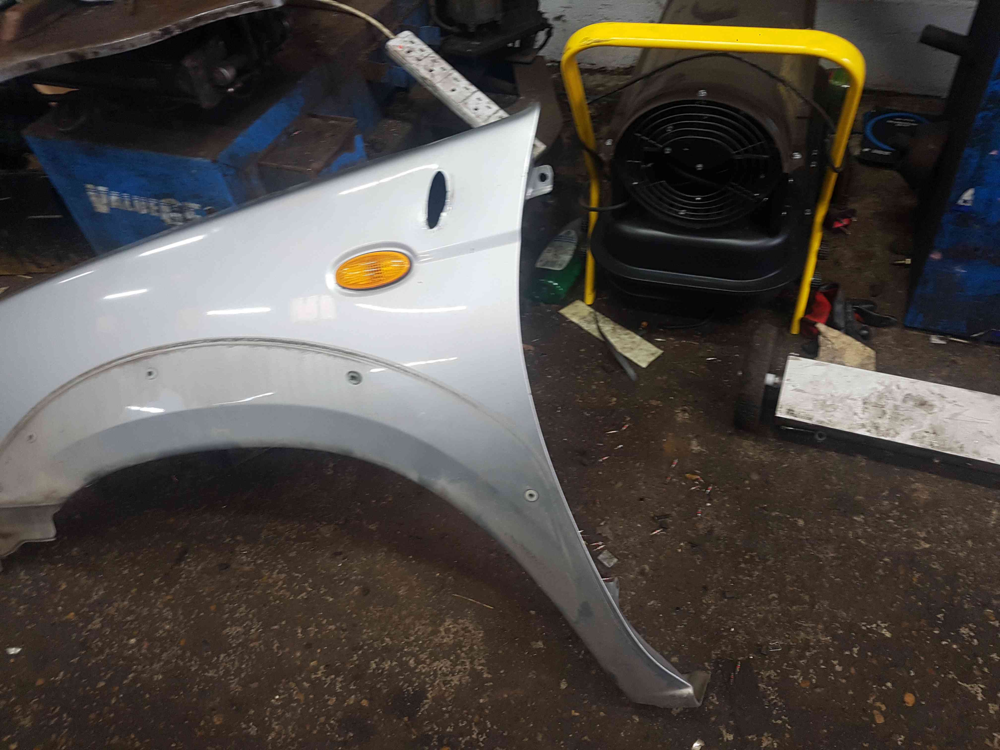 Thumb 4 Nissan Navara D22 2002-2005 Passenger NSF Wing Blade Silver