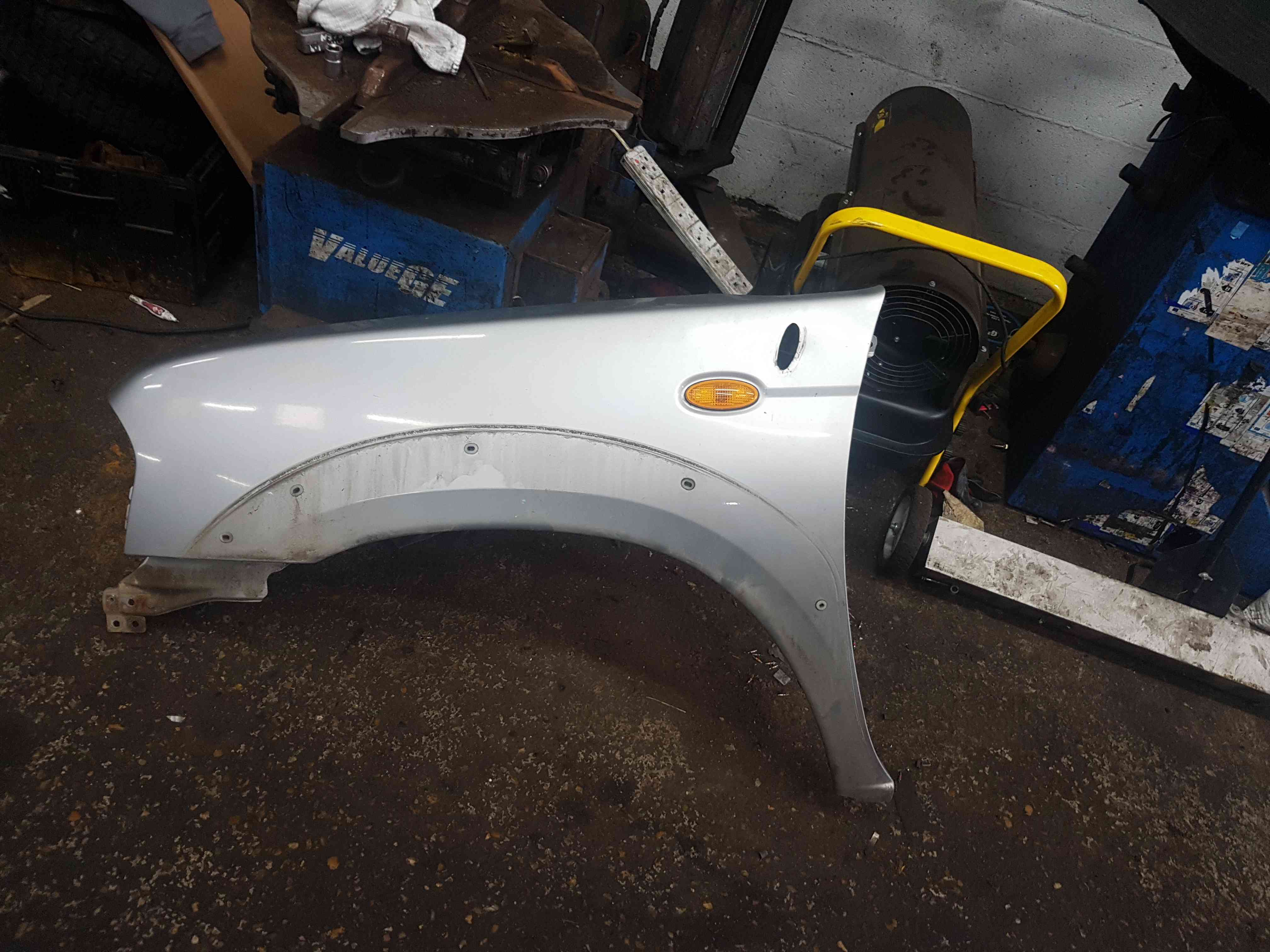 Thumb 6 Nissan Navara D22 2002-2005 Passenger NSF Wing Blade Silver