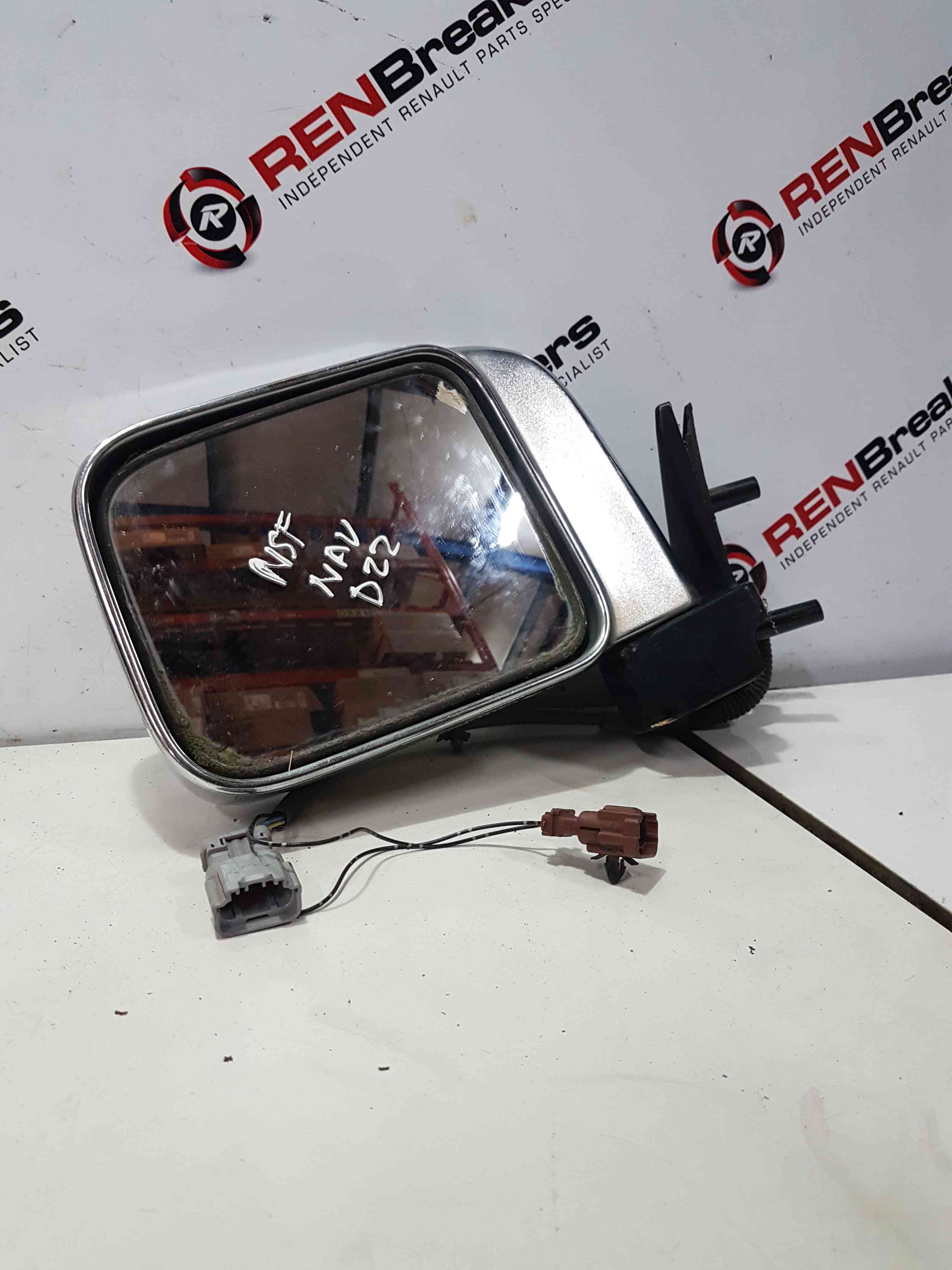 Thumb 7 Nissan Navara D22 2002-2005 Passenger Ns NSF Wing Mirror Chrome 