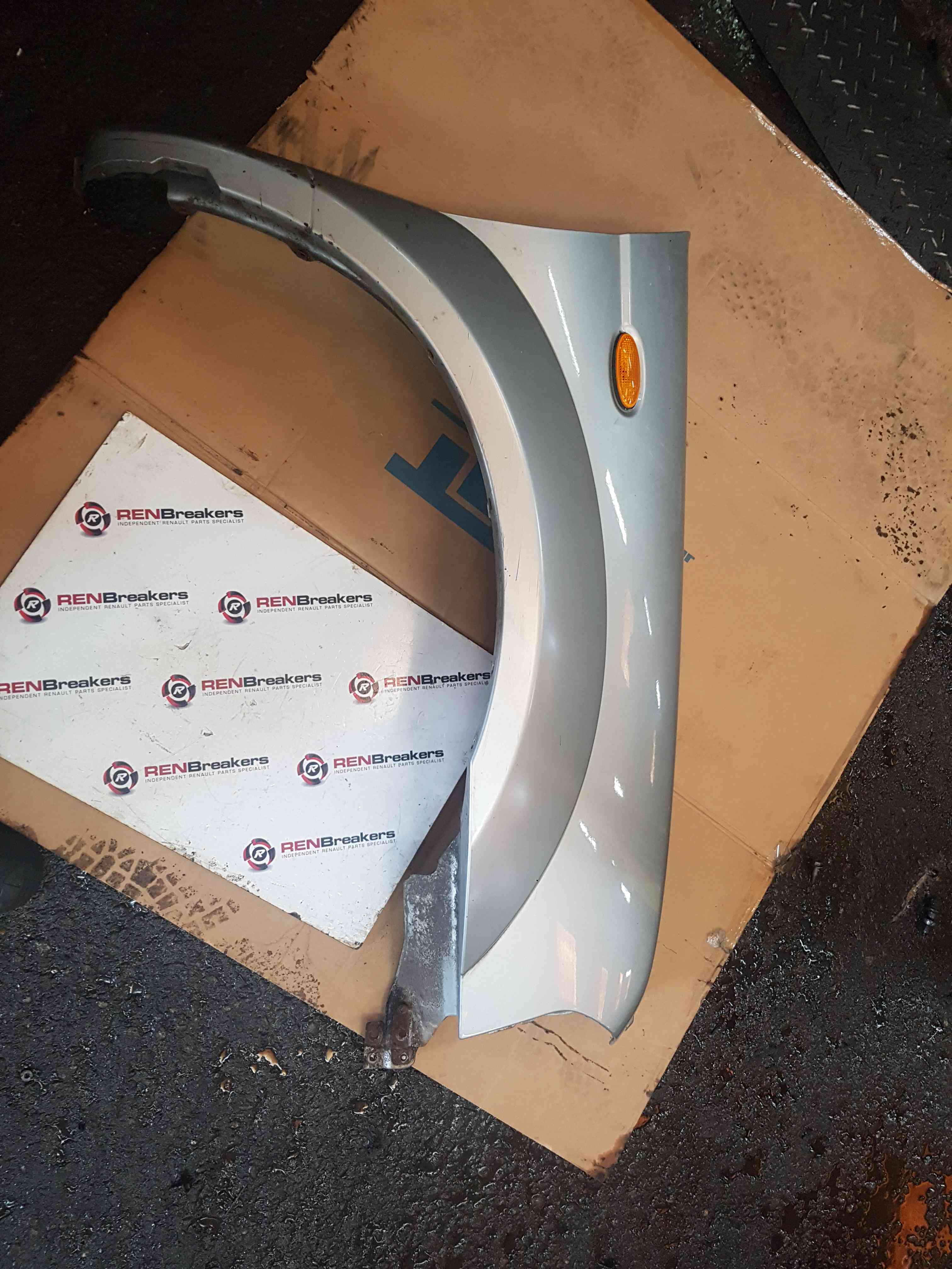Thumb 2 Nissan Navara D22 2002-2005 Passenger OSF Wing Blade Silver