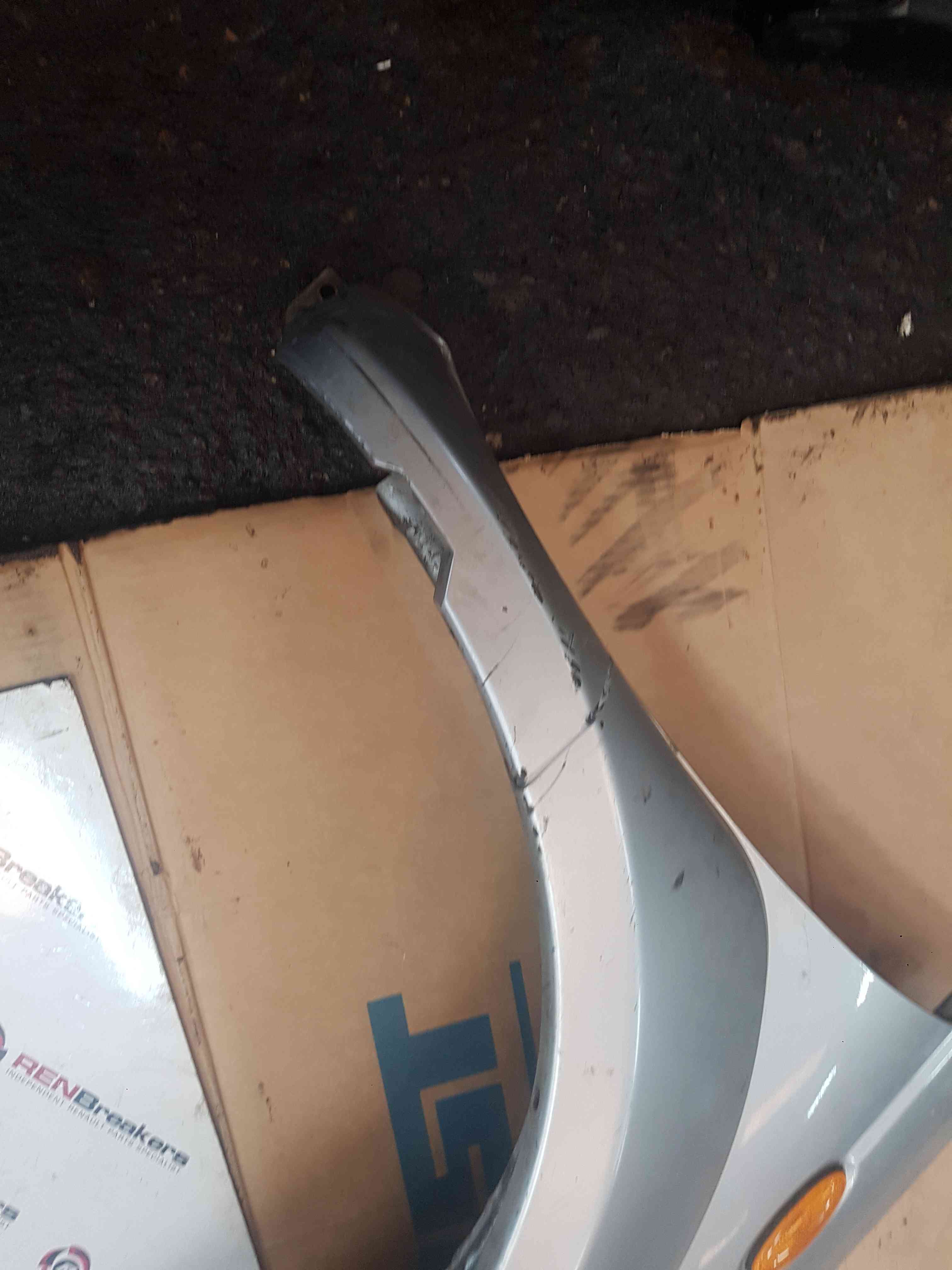 Thumb 3 Nissan Navara D22 2002-2005 Passenger OSF Wing Blade Silver